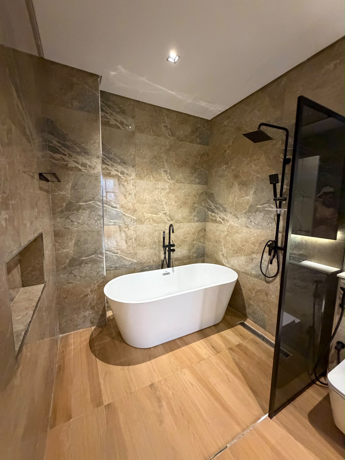 Modern villa for sale—excellent size, great price. 14