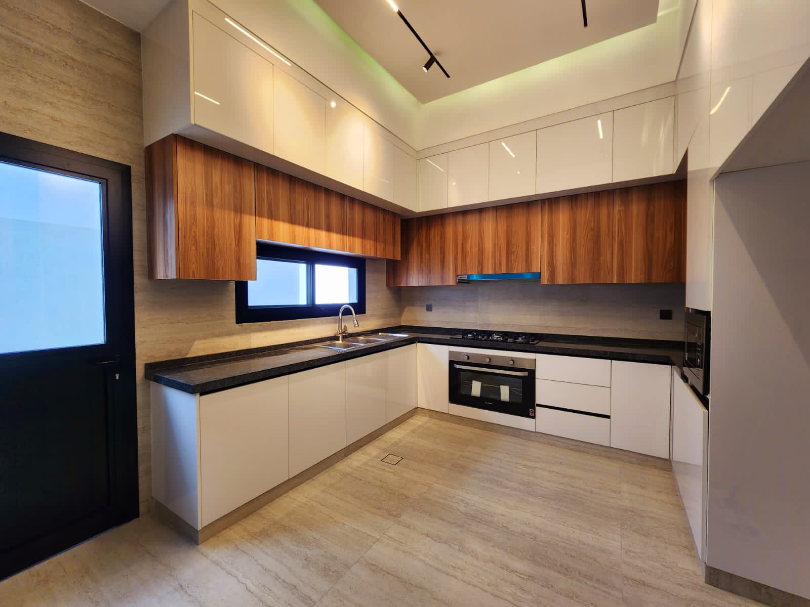 Modern villa for sale in Al Muwaihat 2 area, Ajman 9
