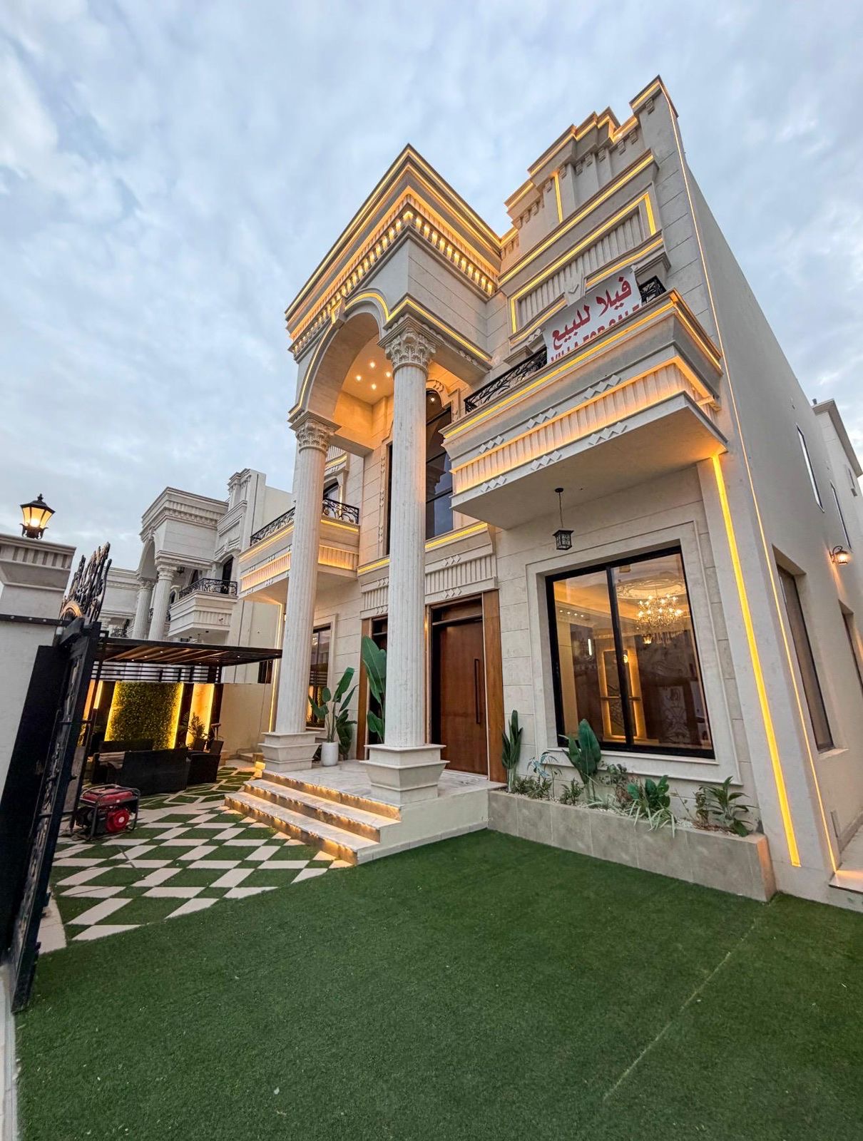 Classic villa for sale, built entirely of stone, in Al-Haliou 2 area 3