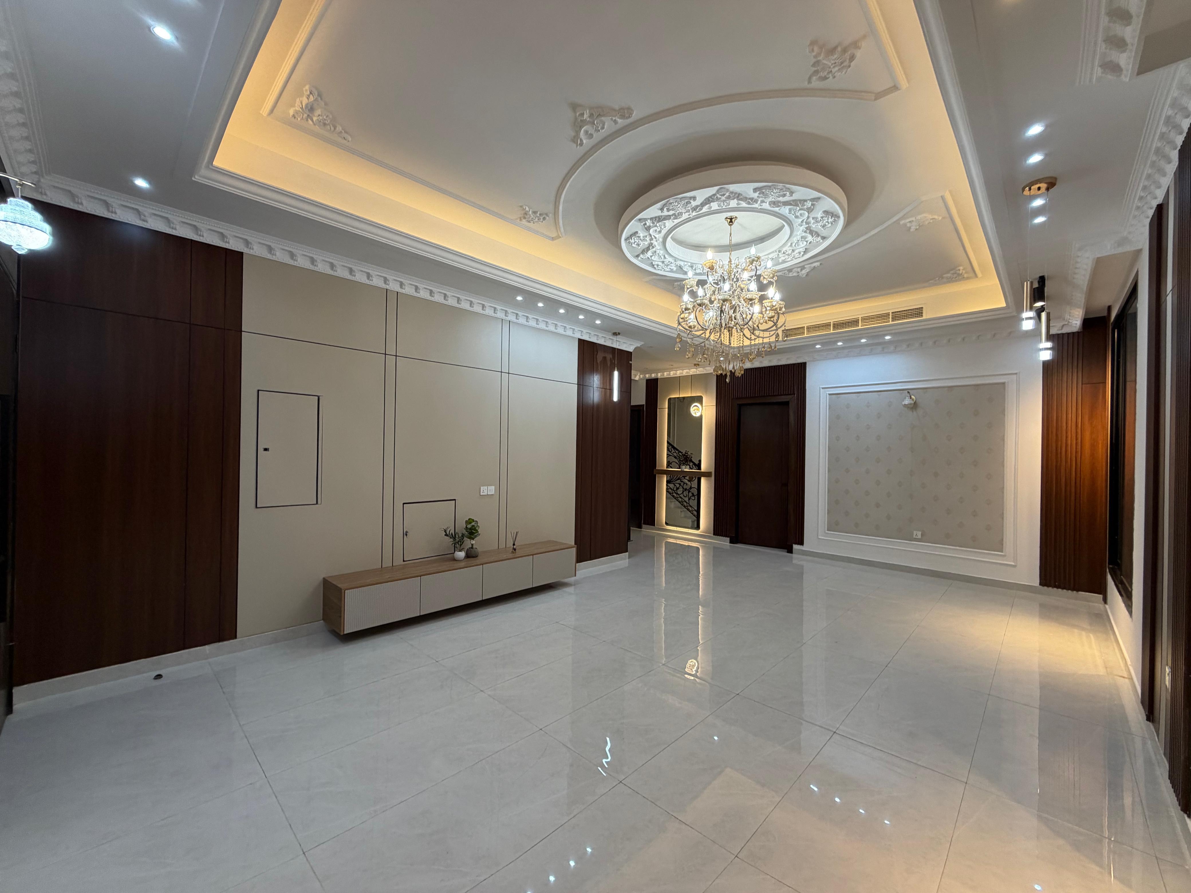 Classic villa for sale, built entirely of stone, in Al-Haliou 2 area 8