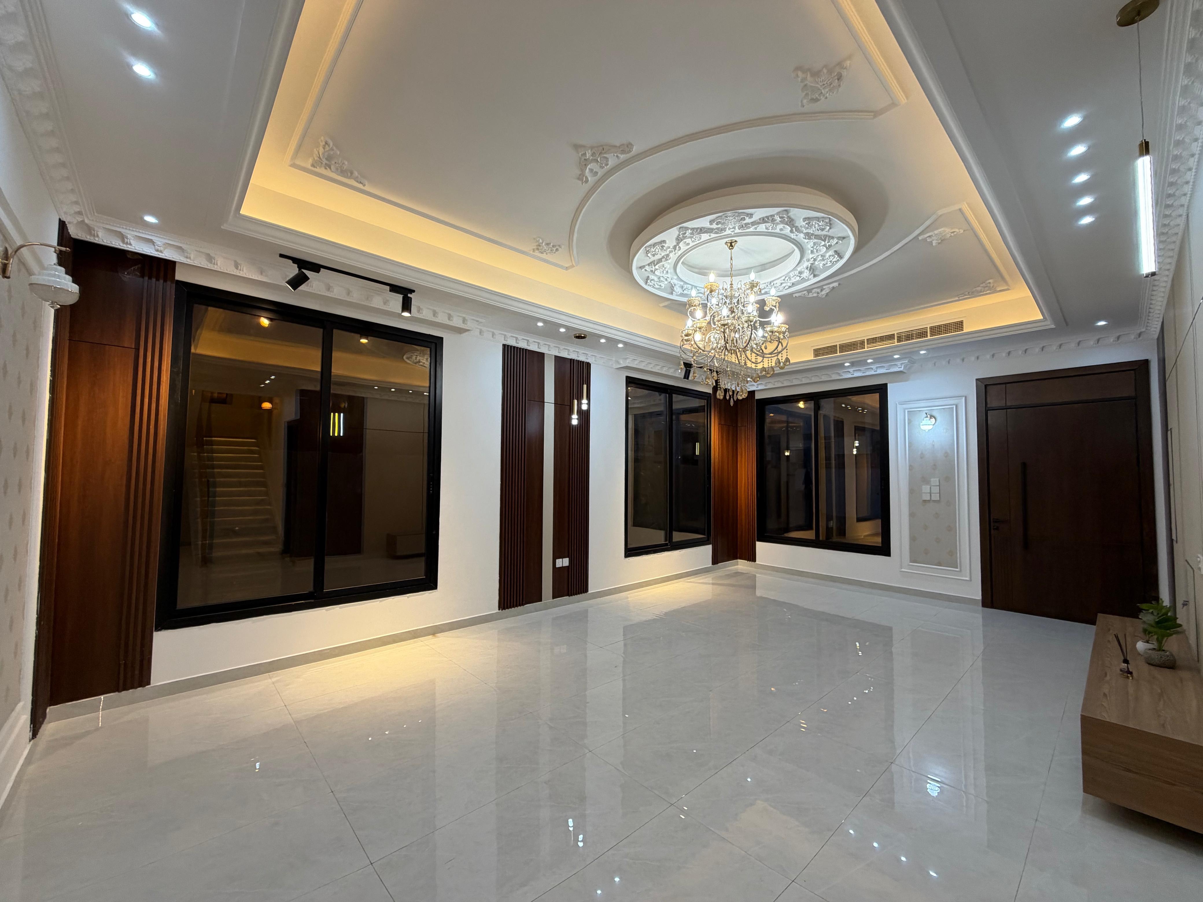 Classic villa for sale, built entirely of stone, in Al-Haliou 2 area 13