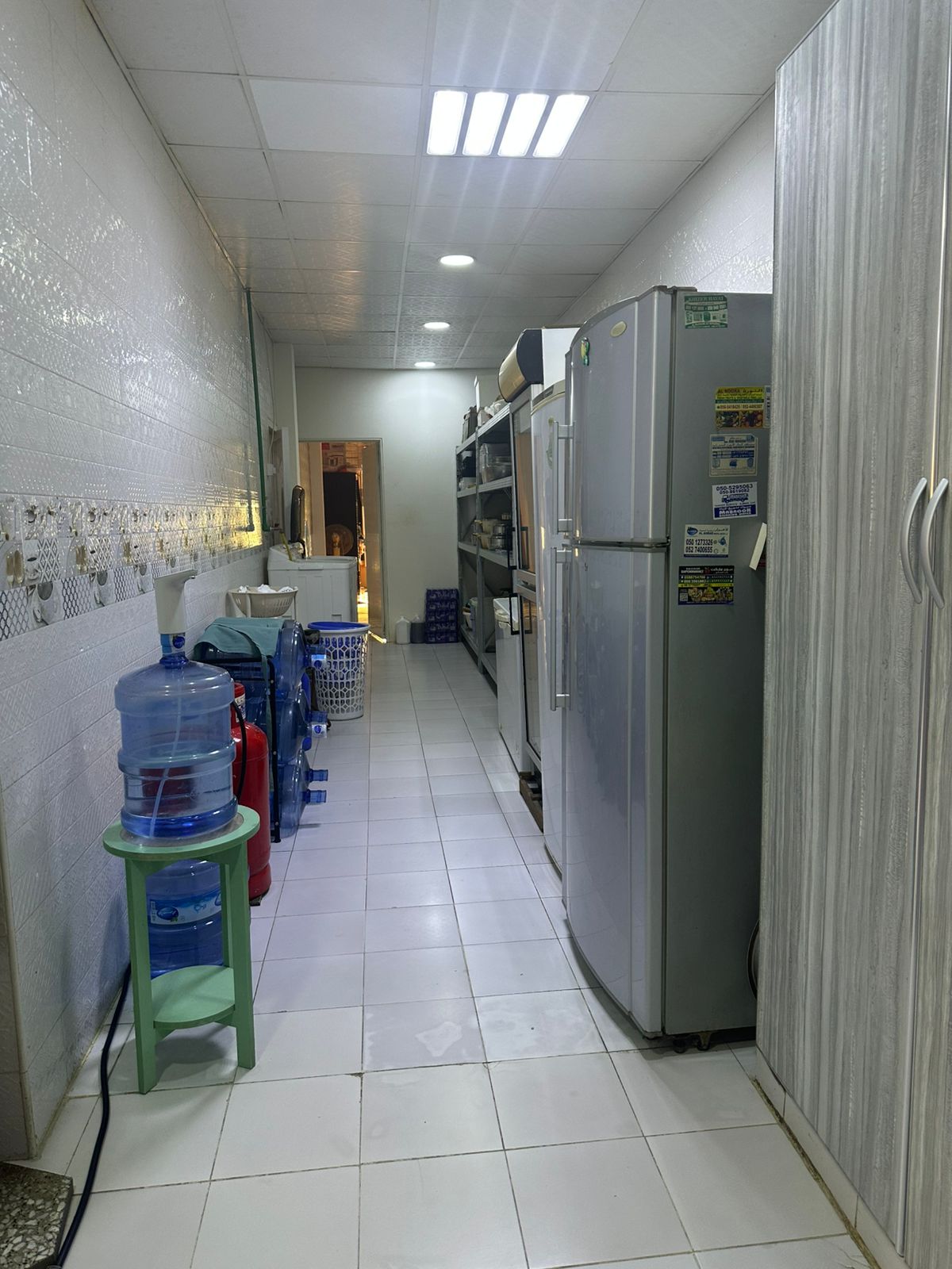 Large villa for sale, fully furnished; price includes electricity, water, and air conditioning. 8