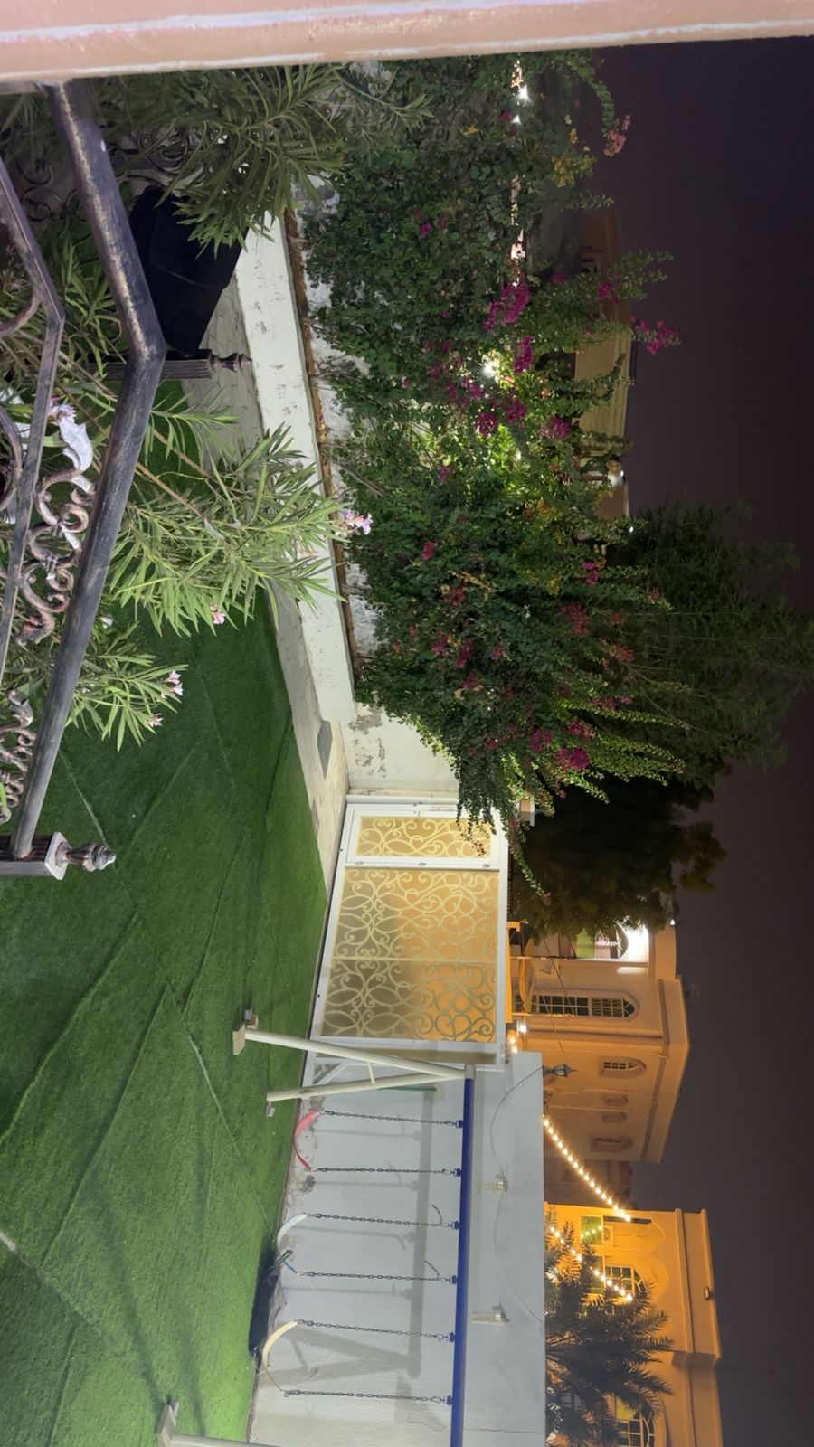 Large villa for sale, fully furnished; price includes electricity, water, and air conditioning. 15