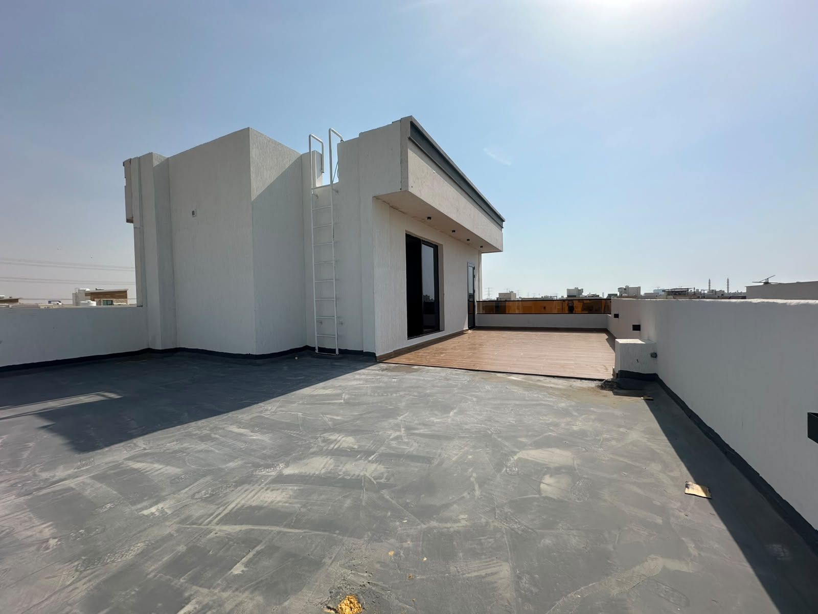 Luxury villa for sale, corner lot, high-end finishing, fully centralized air conditioning 2