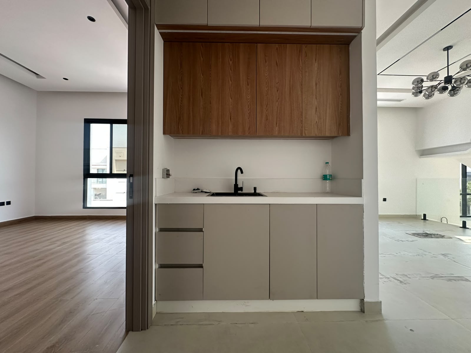 Luxury villa for sale, corner lot, high-end finishing, fully centralized air conditioning 8