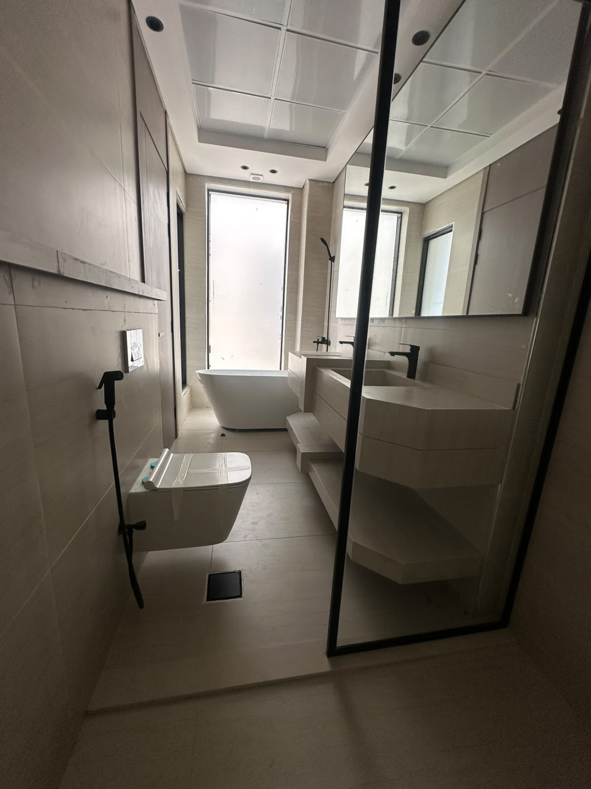 Luxury villa for sale, corner lot, high-end finishing, fully centralized air conditioning 10