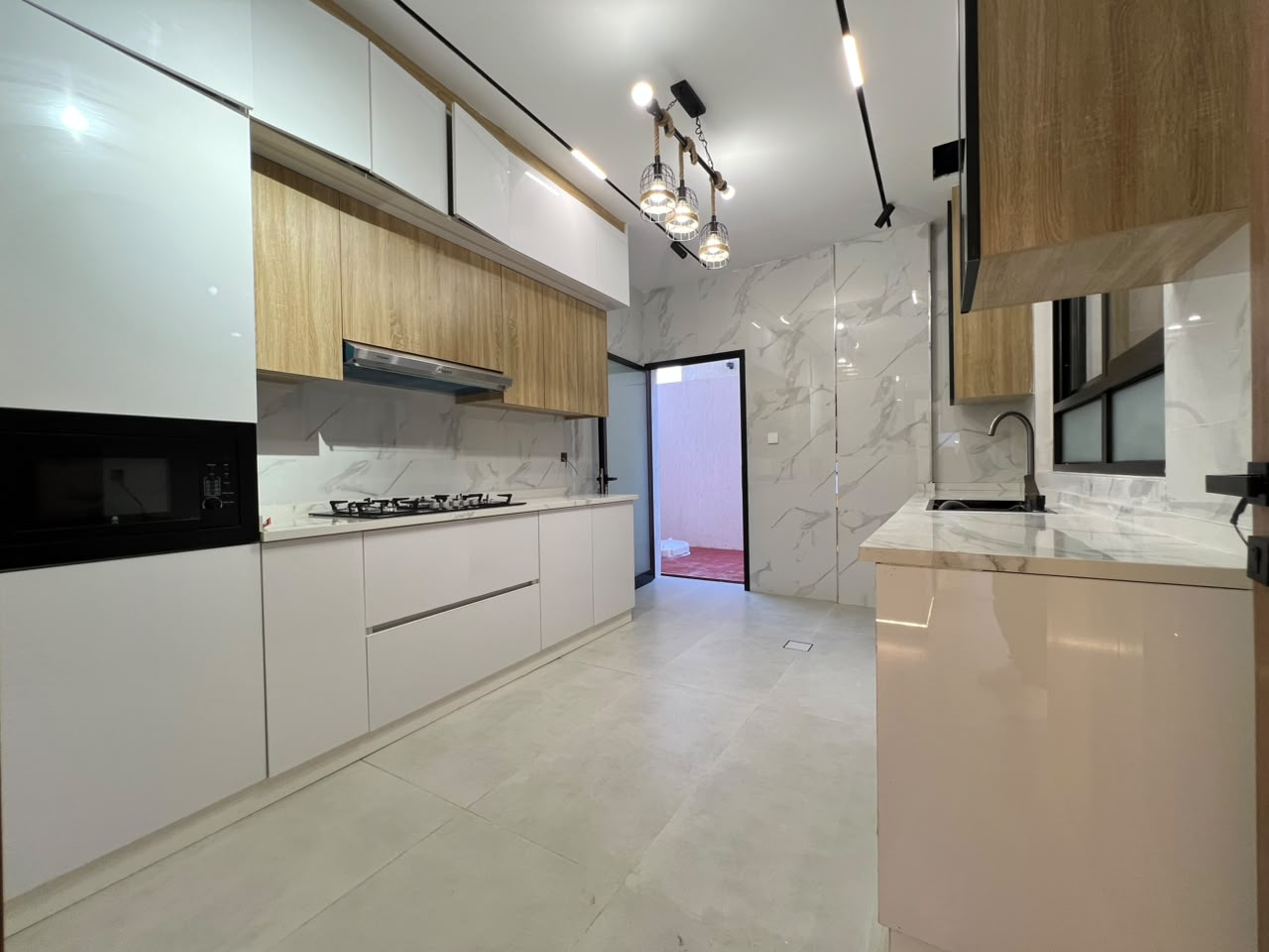 Luxury townhouse for sale in Al Zahia area 4