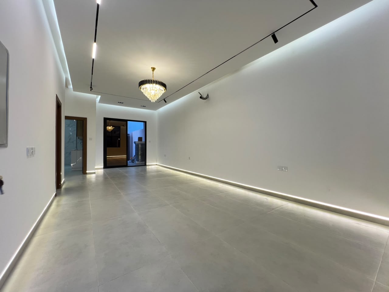 Luxury townhouse for sale in Al Zahia area 12