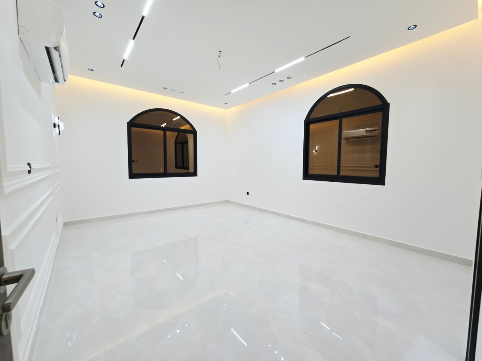 Villa for sale, residential/commercial, in Ajman, Al Muwaihat 1 area 5