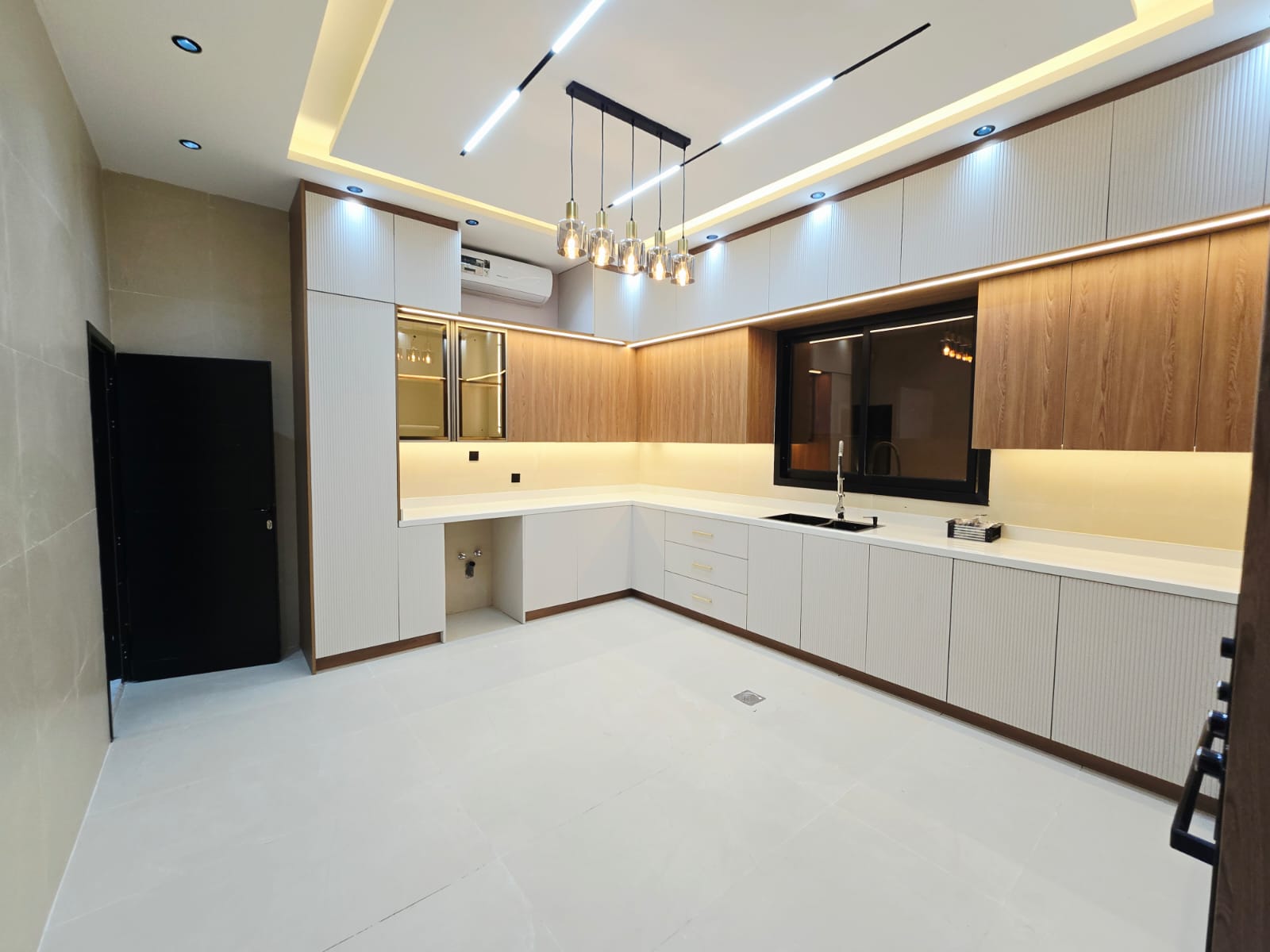Villa for sale, residential/commercial, in Ajman, Al Muwaihat 1 area 12