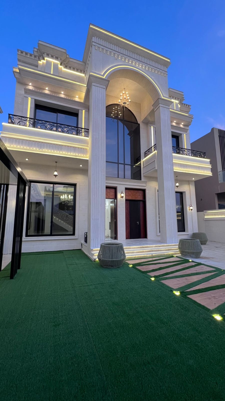 For sale: Miniature palace in Al Alia area, Ajman, including water, electricity, and air conditioning. 2