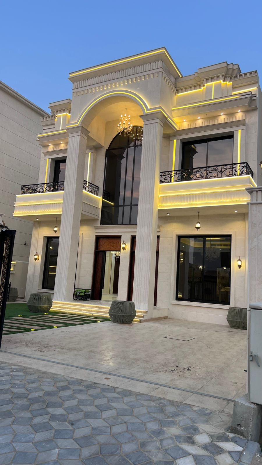 For sale: Miniature palace in Al Alia area, Ajman, including water, electricity, and air conditioning. 4