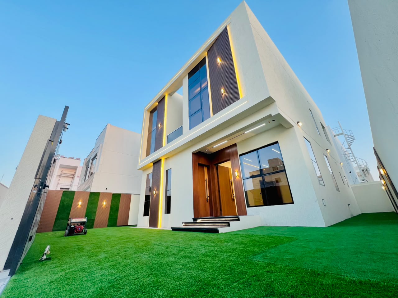 Villa for sale in Al Zahia area, modern design, special price 2
