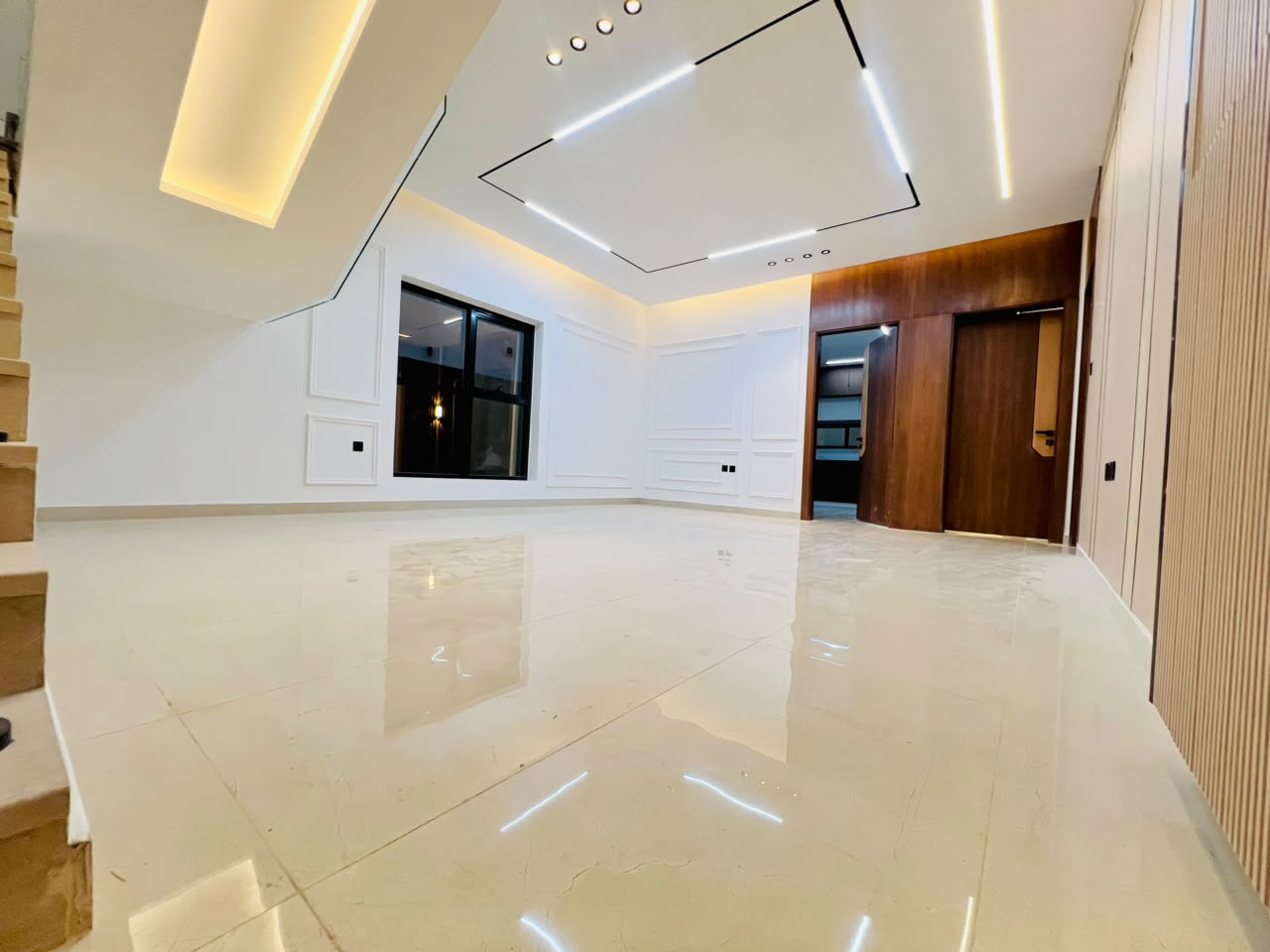 Villa for sale in Al Zahia area, modern design, special price 6