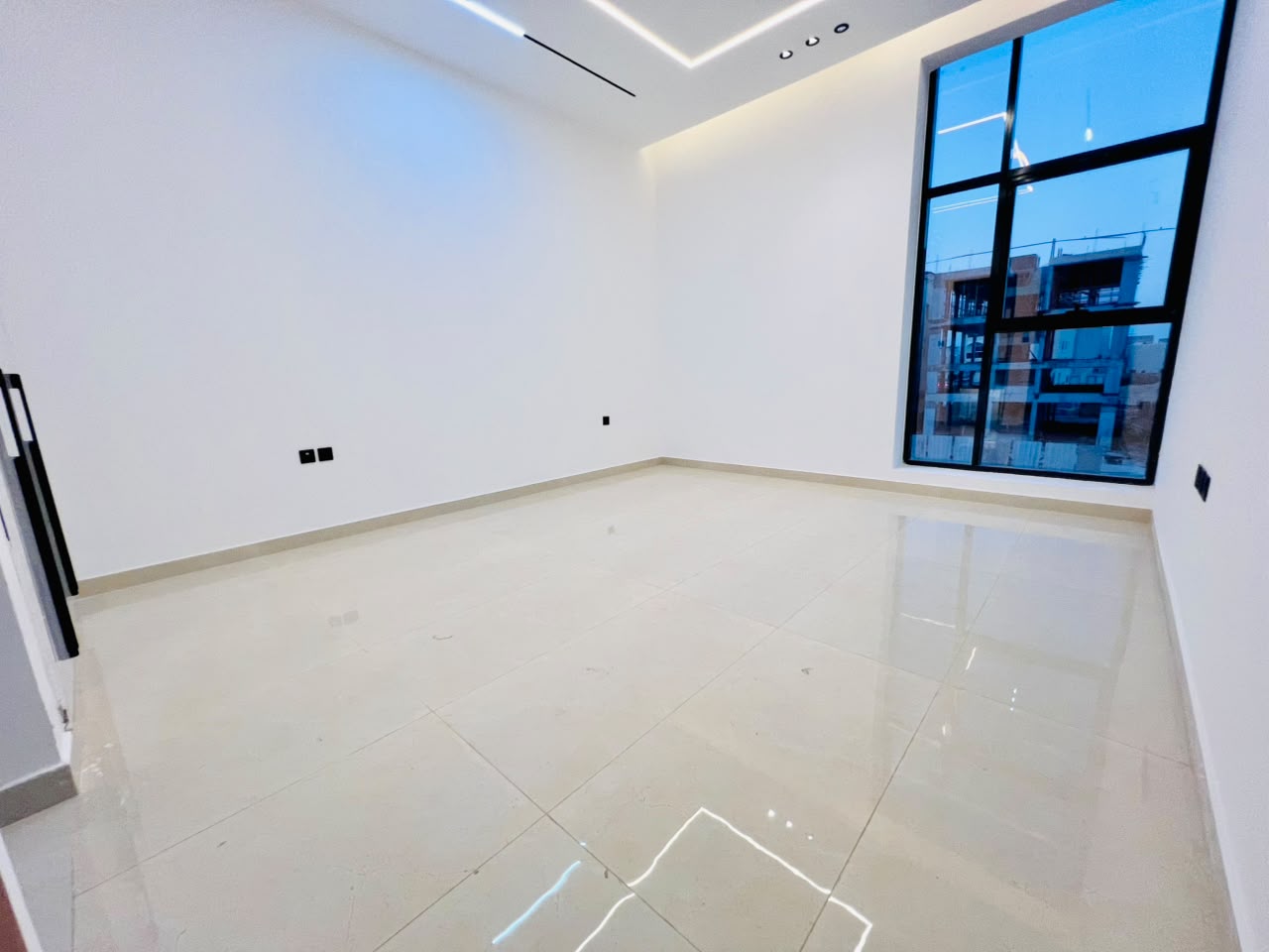 Villa for sale in Al Zahia area, modern design, special price 13