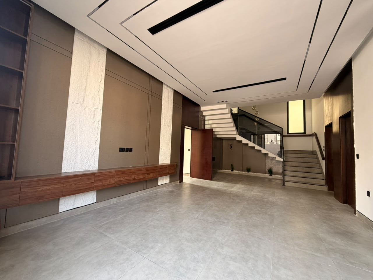 Super-deluxe corner villa for sale; registration fees included. 5