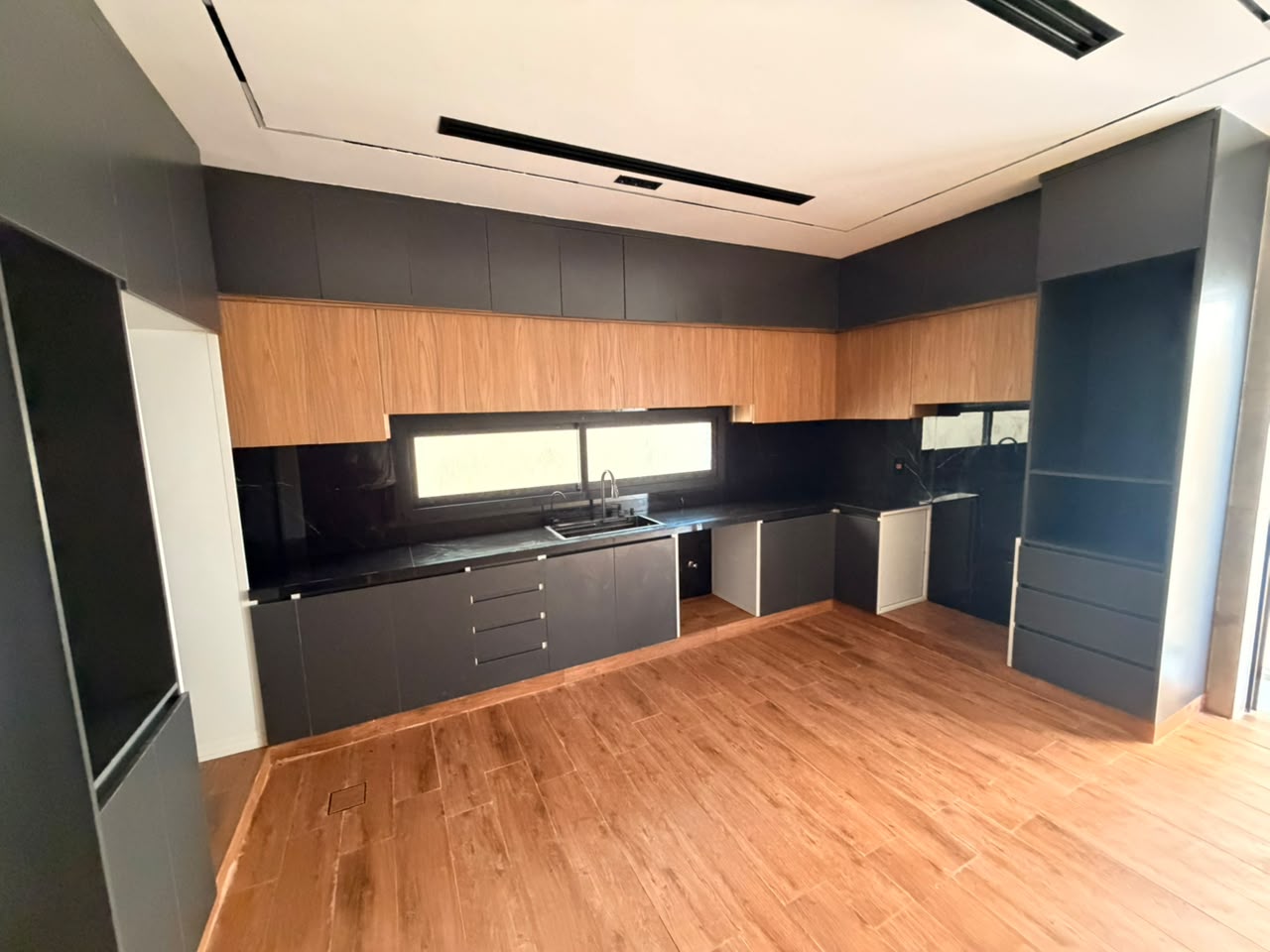 Super-deluxe corner villa for sale; registration fees included. 6