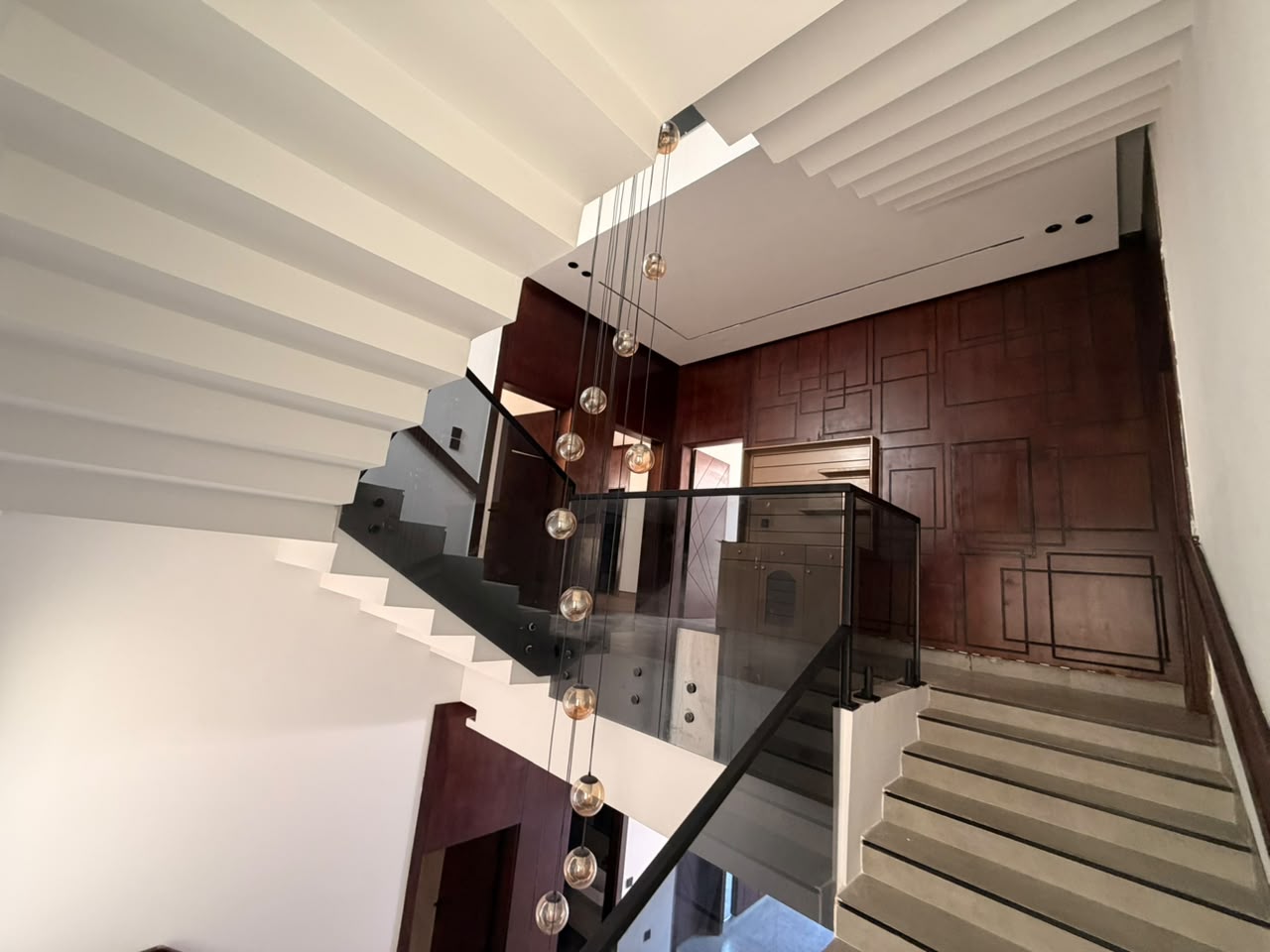 Super-deluxe corner villa for sale; registration fees included. 7