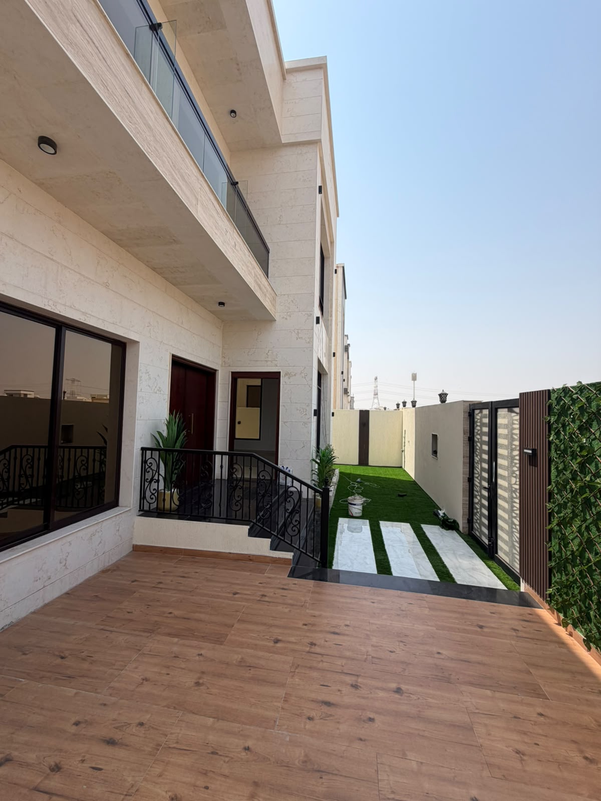 Modern villa for sale in Al Yasmin, registration fees included 8