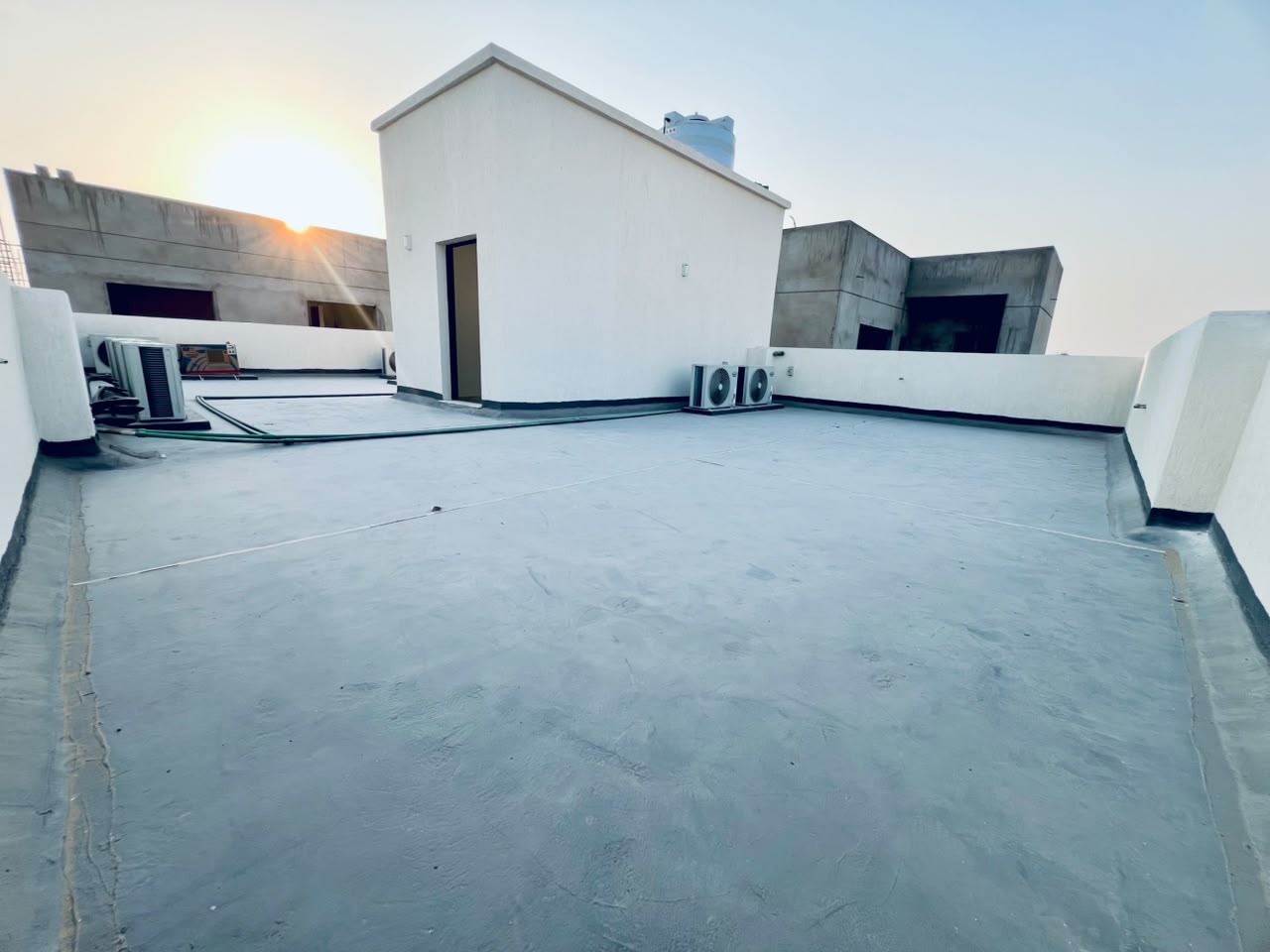 For sale: A distinctive villa in the Al-Haliou area, including registration and ownership fees and air conditioning. 4