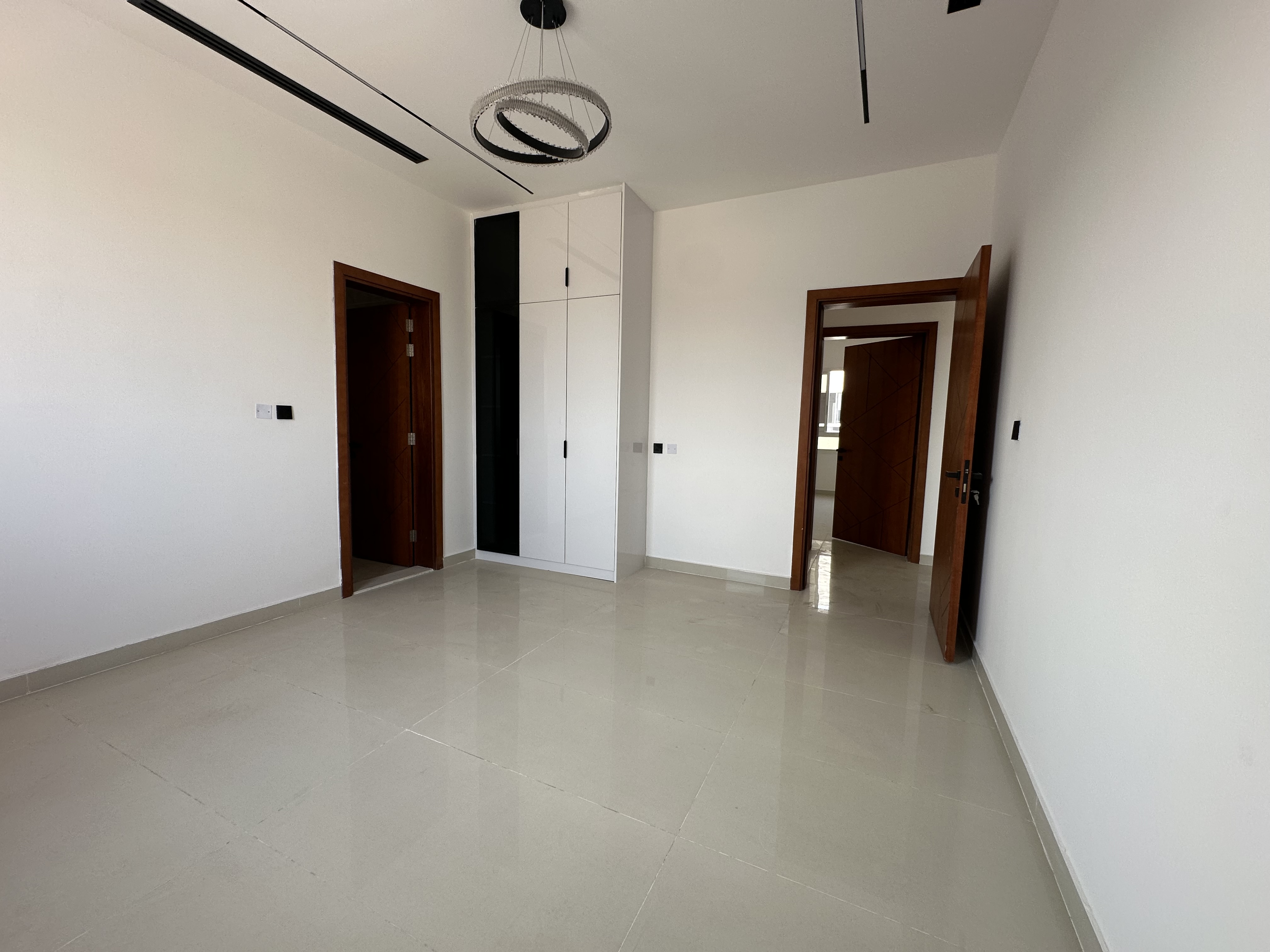 Villa for sale in Al-Raqayeb area, large area, private pool, open view 5
