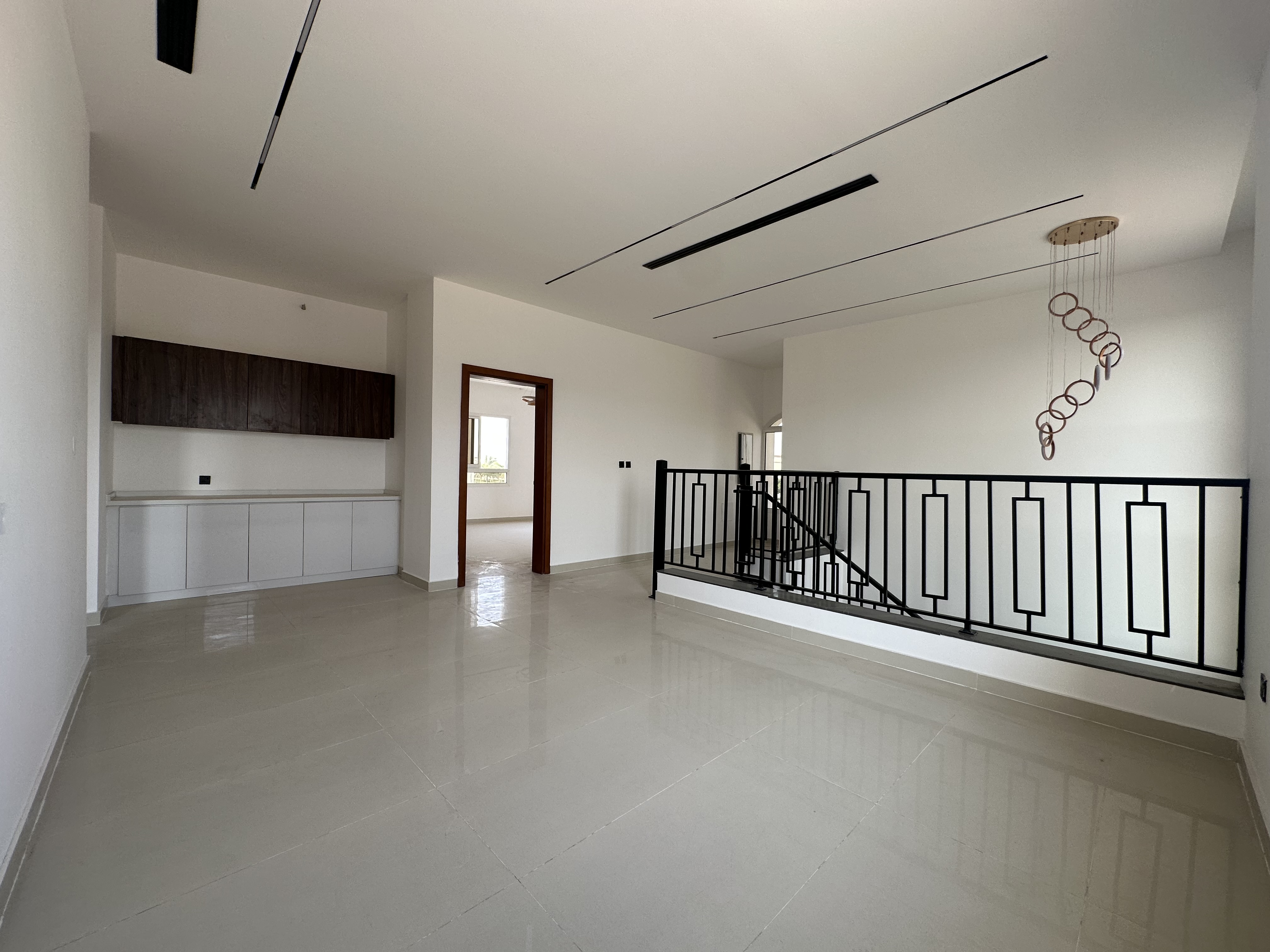 Villa for sale in Al-Raqayeb area, large area, private pool, open view 6