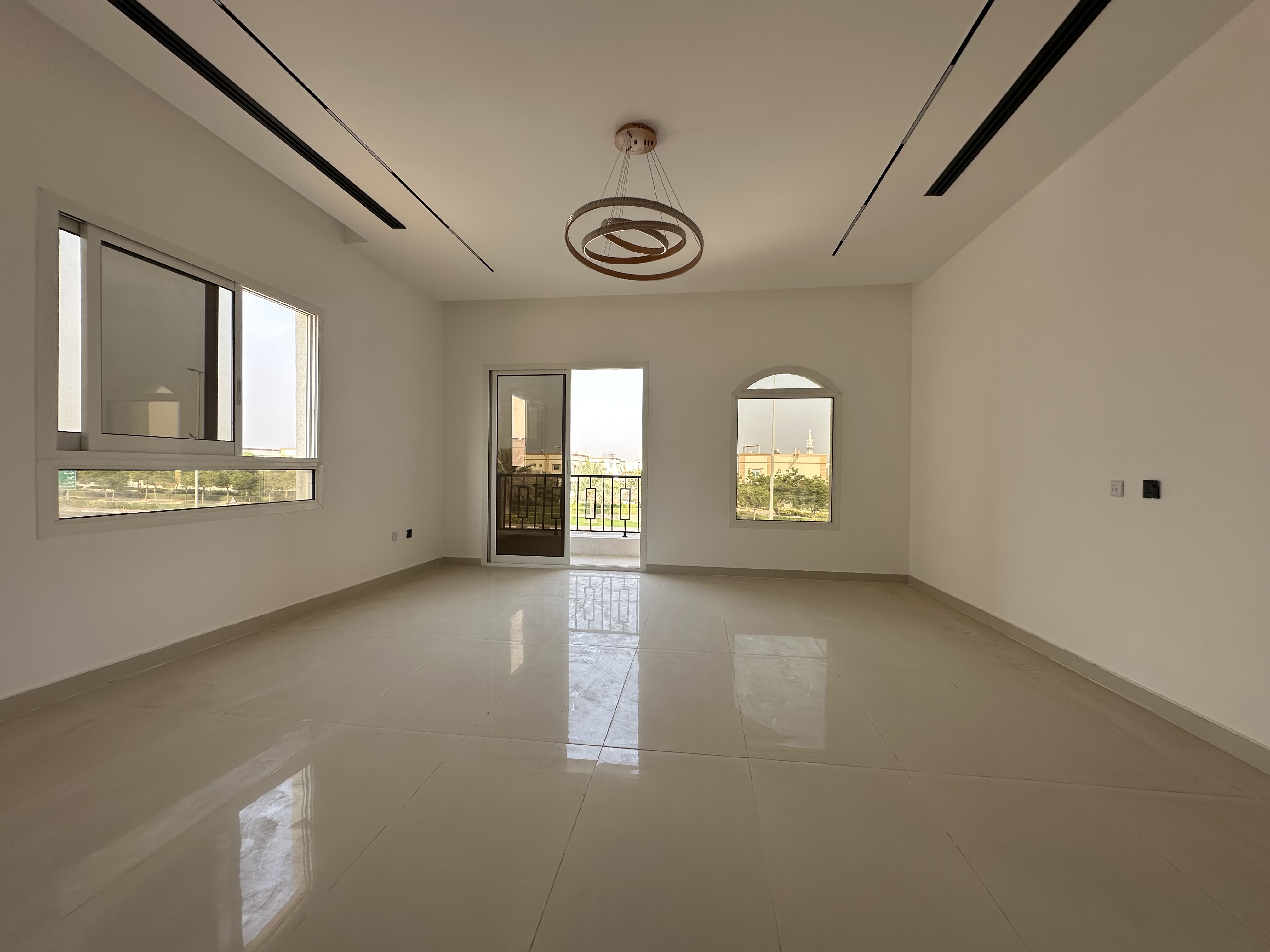 Villa for sale in Al-Raqayeb area, large area, private pool, open view 7