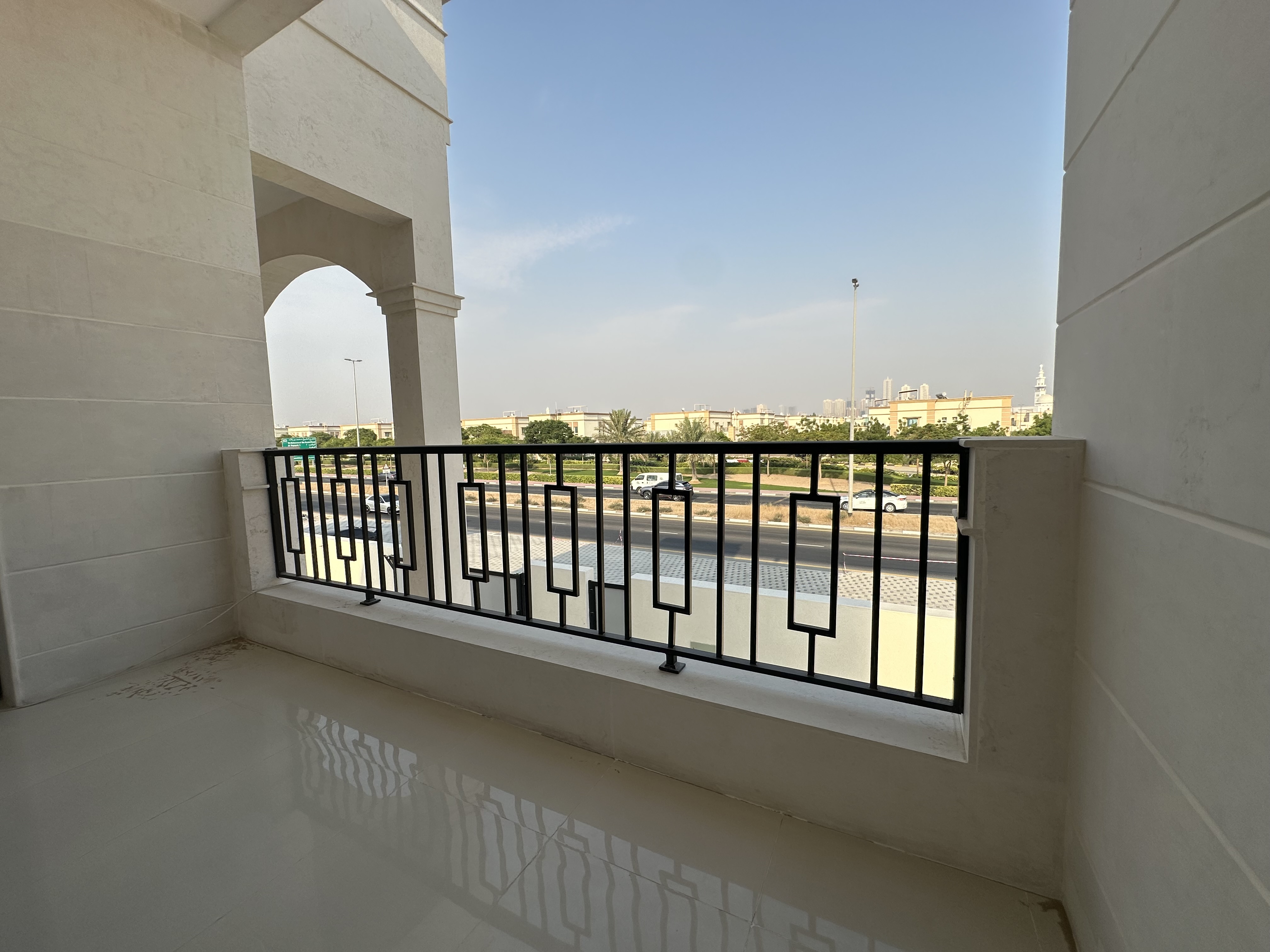 Villa for sale in Al-Raqayeb area, large area, private pool, open view 8
