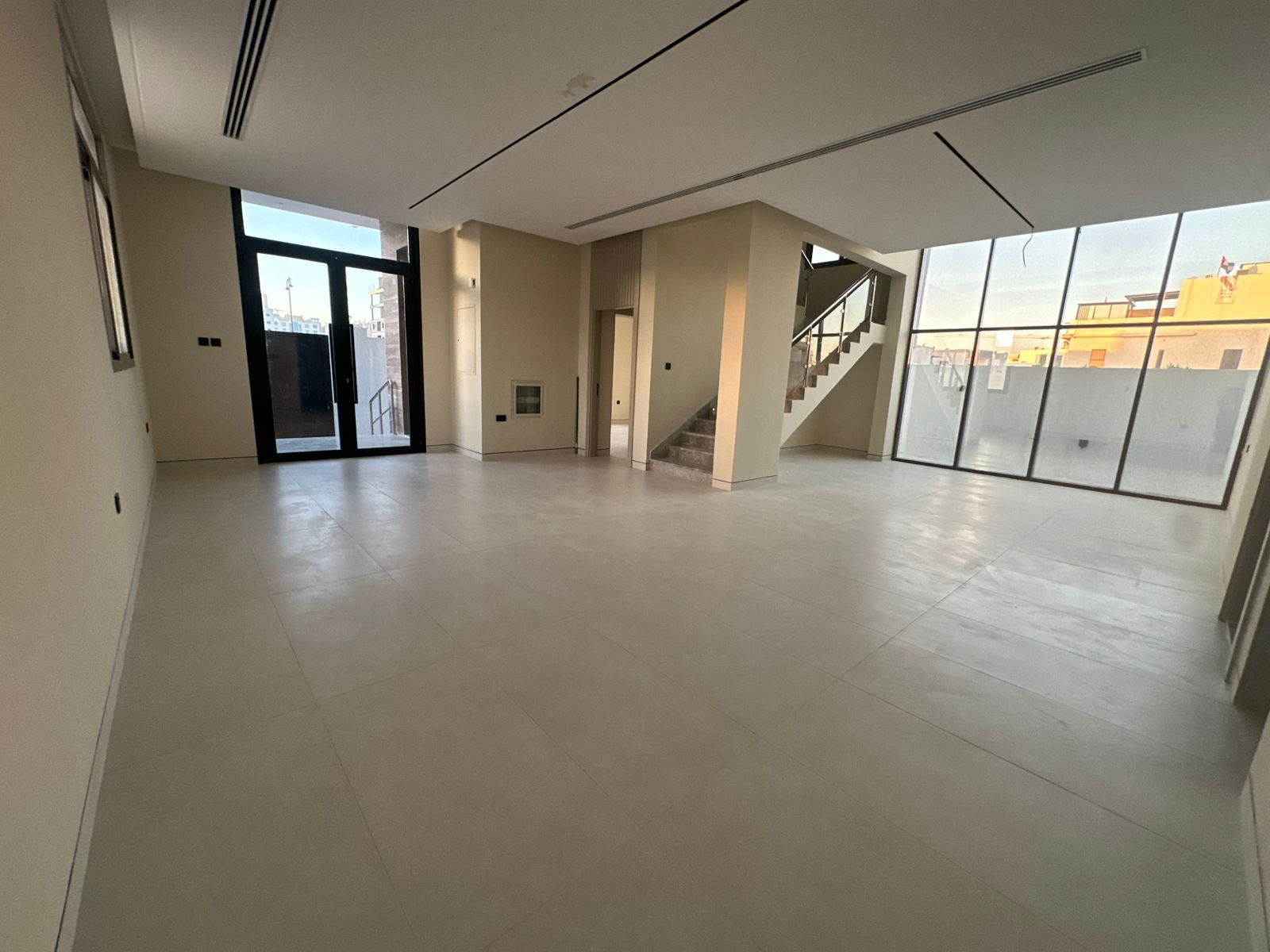 For sale: Luxurious modern villa in Al Yasmin area 2