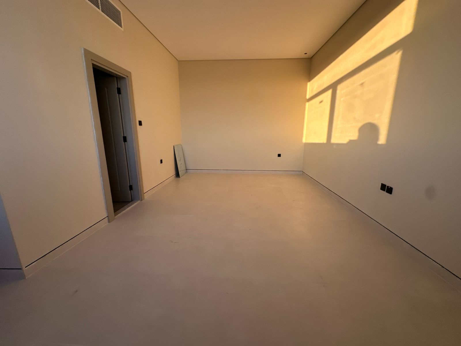 For sale: Luxurious modern villa in Al Yasmin area 12