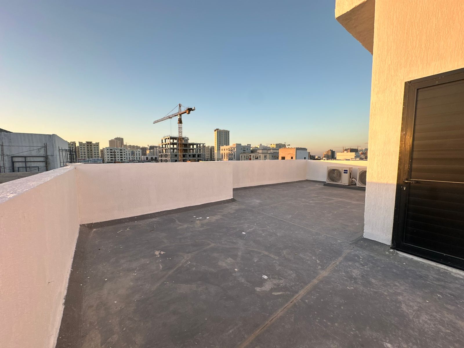 For sale: Luxurious modern villa in Al Yasmin area 13