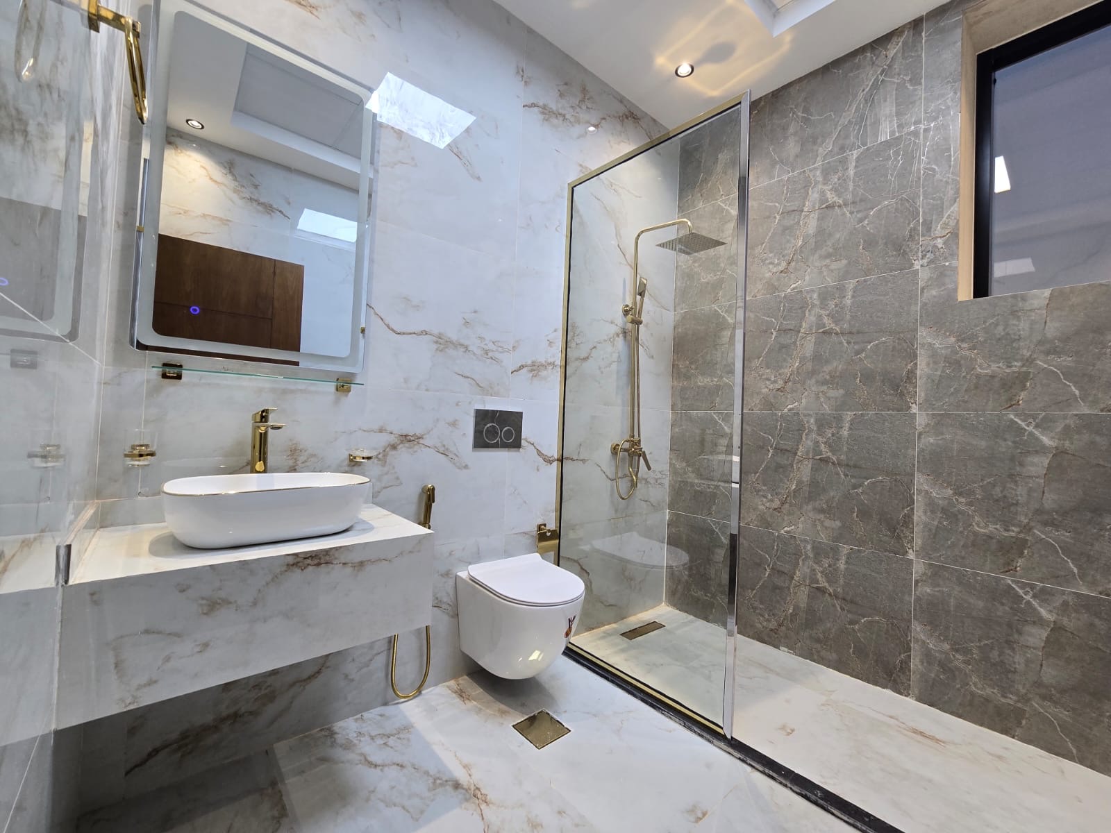 For sale: a distinctive corner villa, including registration fees, electricity, and water. 3