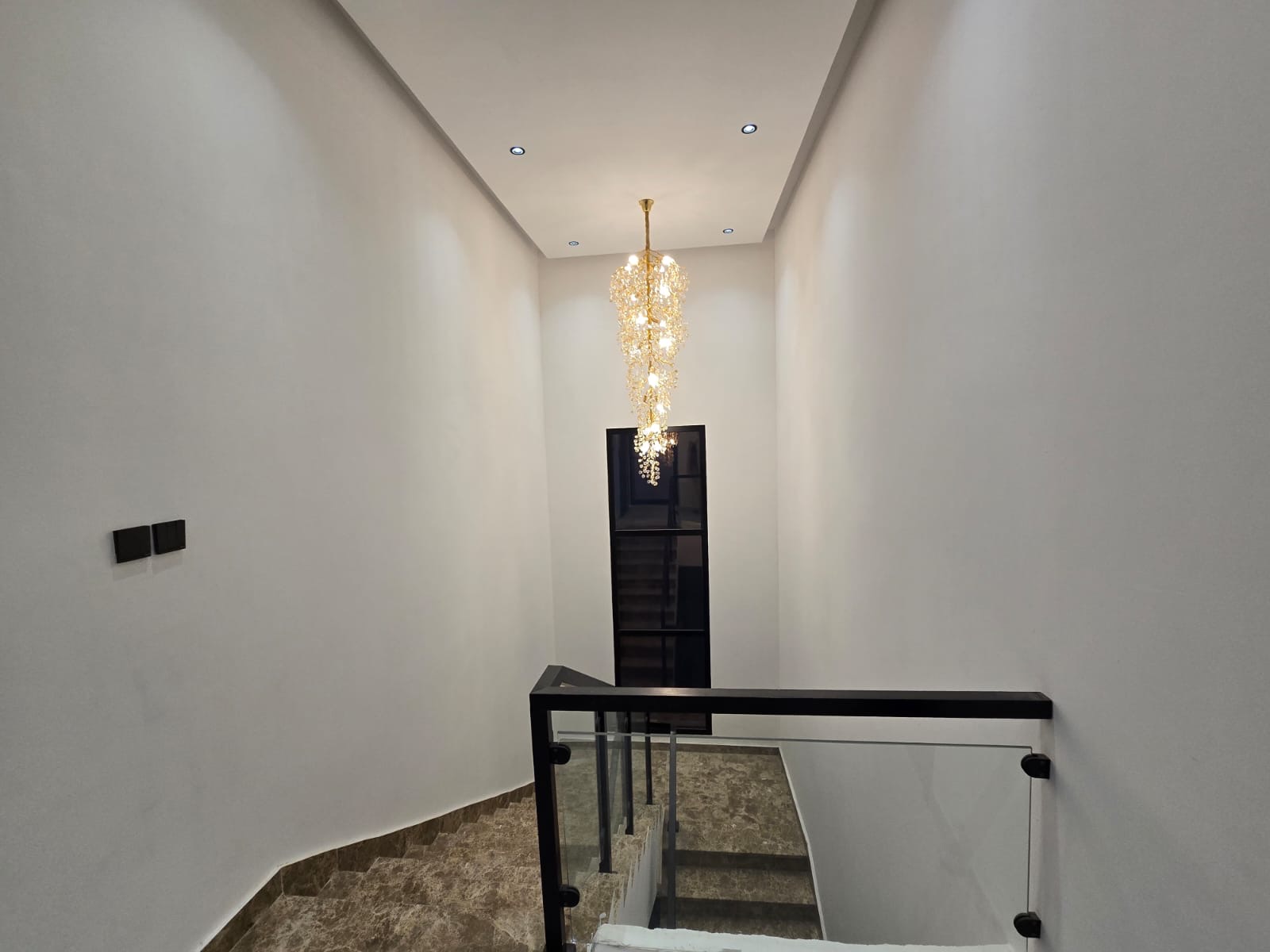 For sale: a distinctive corner villa, including registration fees, electricity, and water. 4