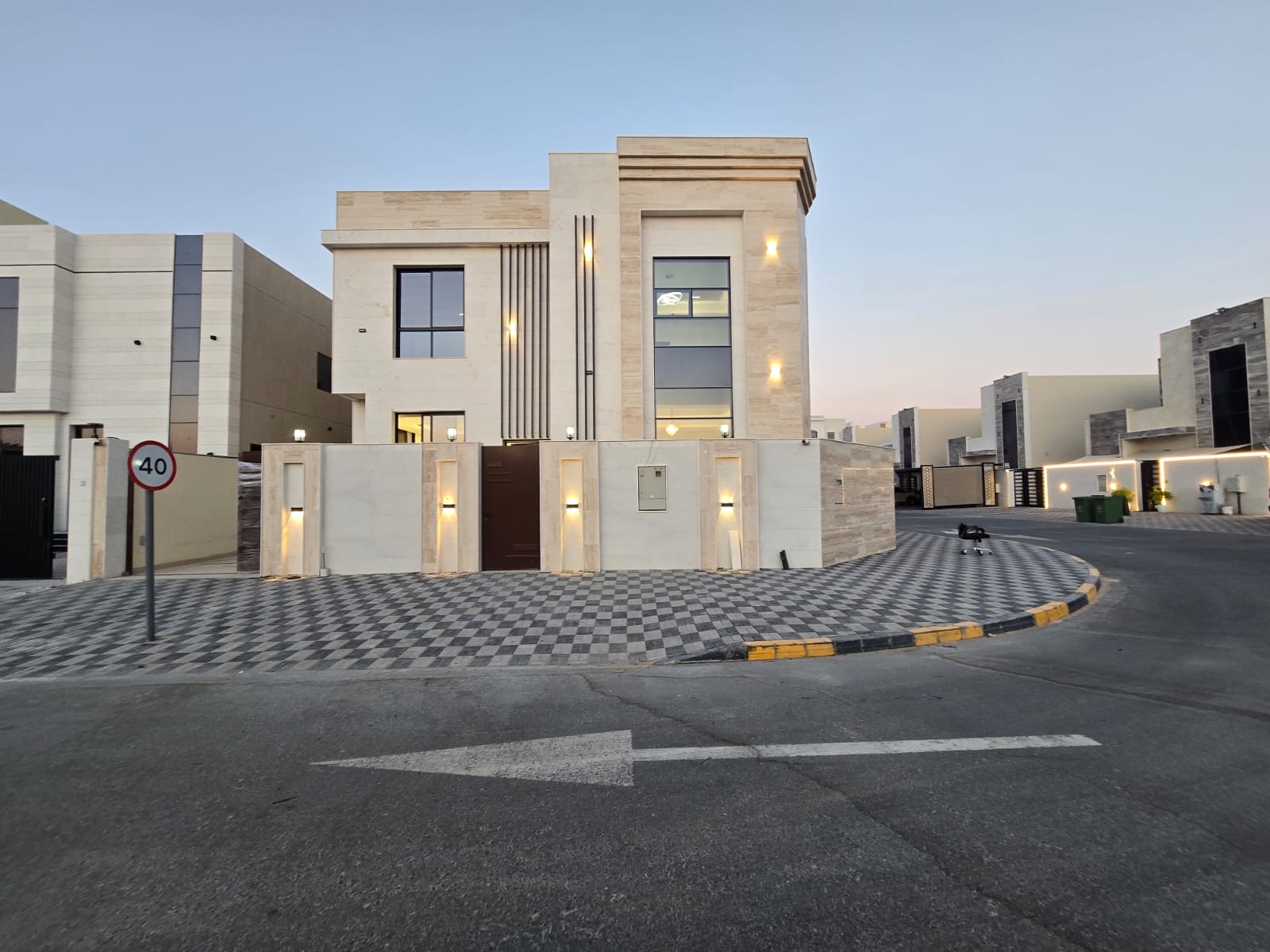 For sale: a distinctive corner villa, including registration fees, electricity, and water. 8