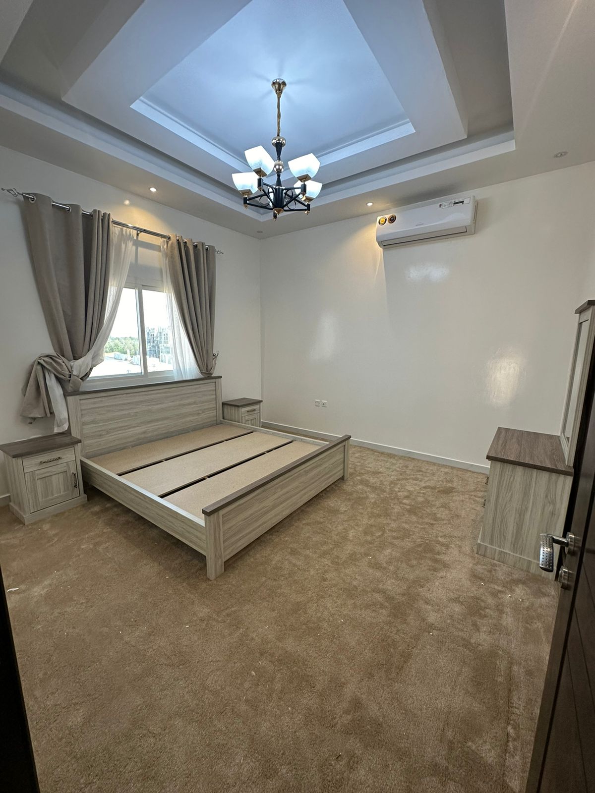 ڤيلا للبيع سكني تجاري مفروشه بالكامل منطقه الزاهيه 9