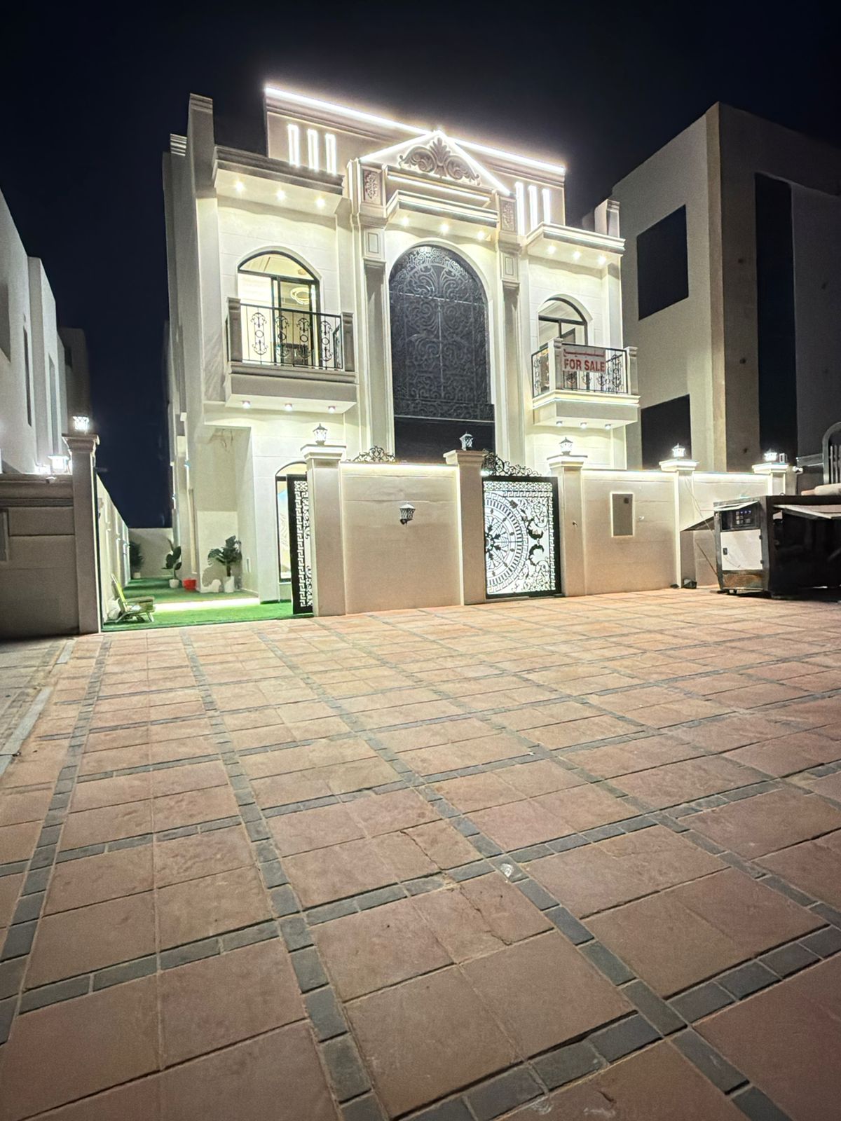 Classic villa for sale in Al-Haliyo area, registration fees included.