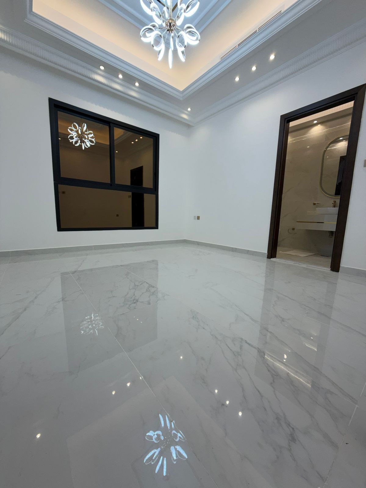 Classic villa for sale in Al-Haliyo area, registration fees included. 4