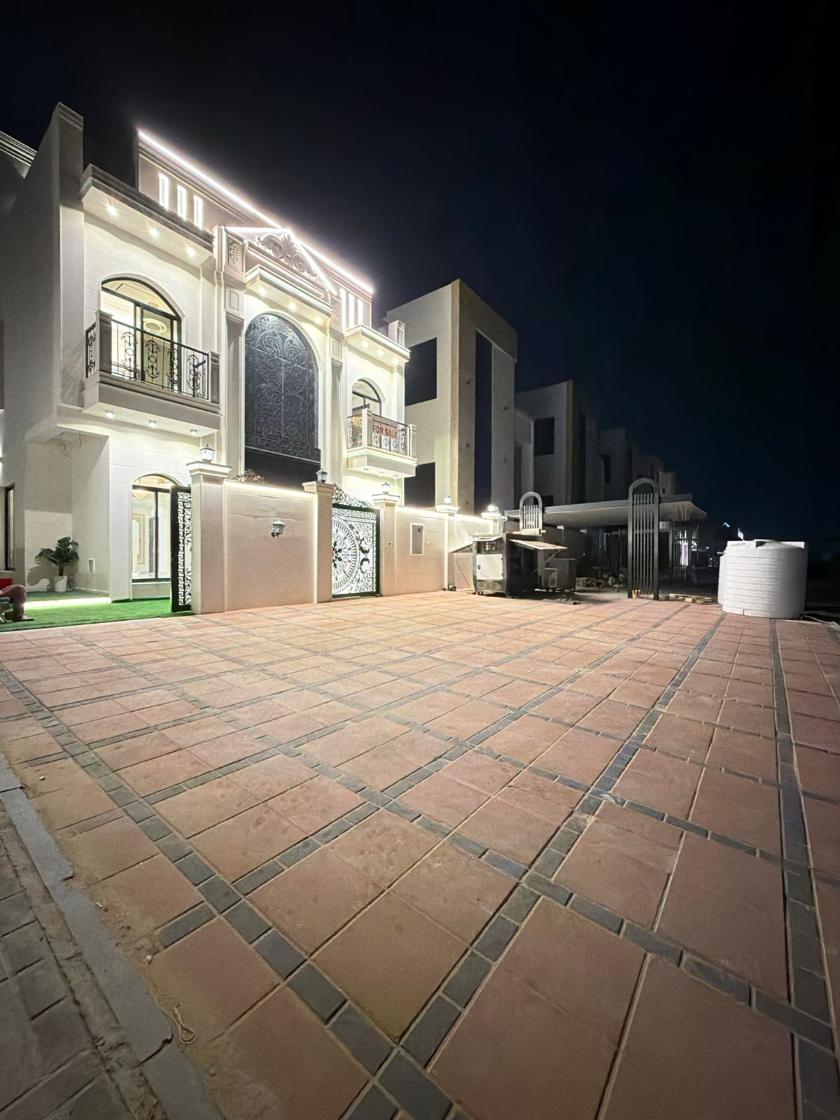 Classic villa for sale in Al-Haliyo area, registration fees included. 12