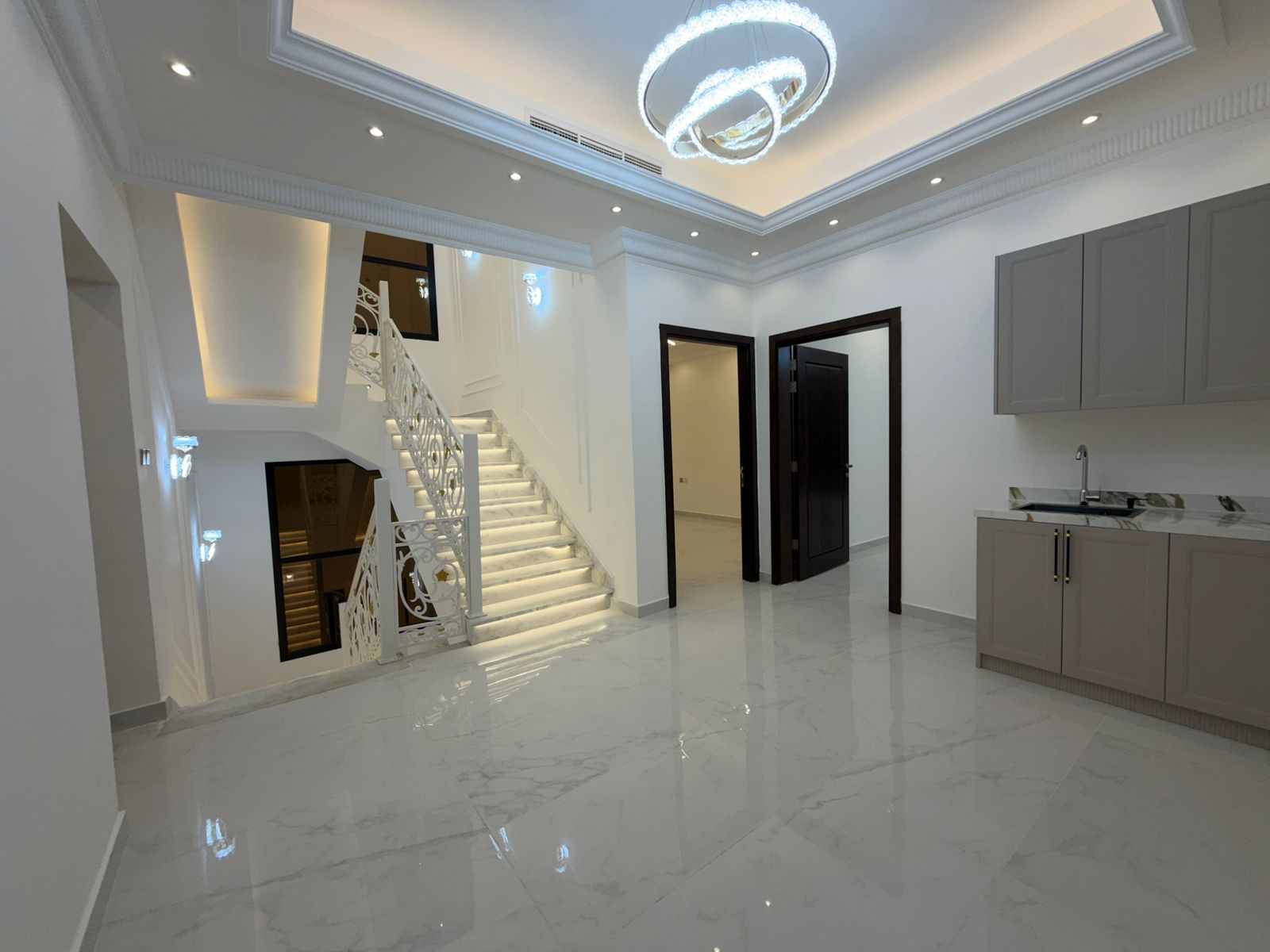 Classic villa for sale in Al-Haliyo area, registration fees included. 14
