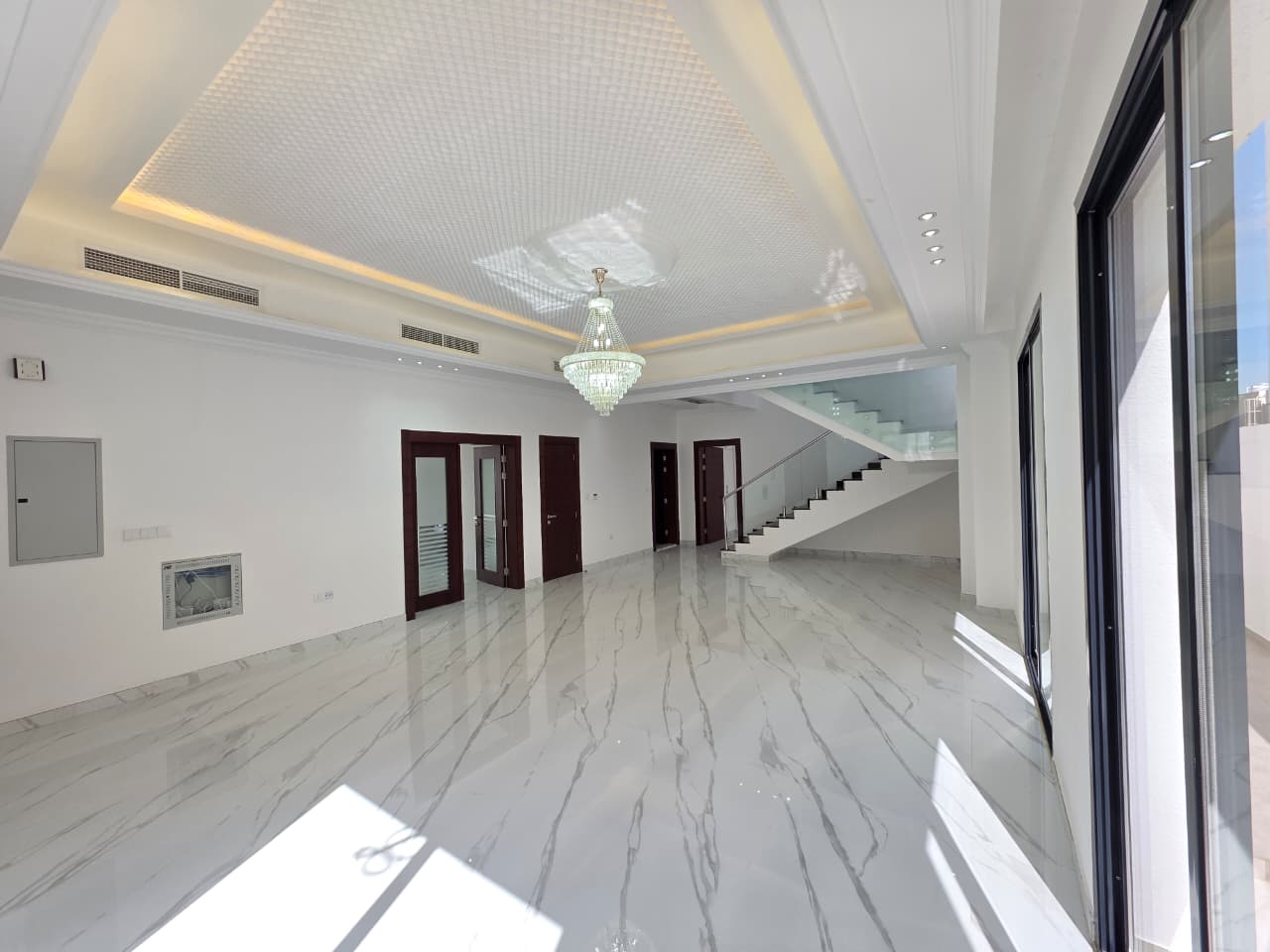For sale: Excellent villa in Al-Amrah area, including water and electricity. 2