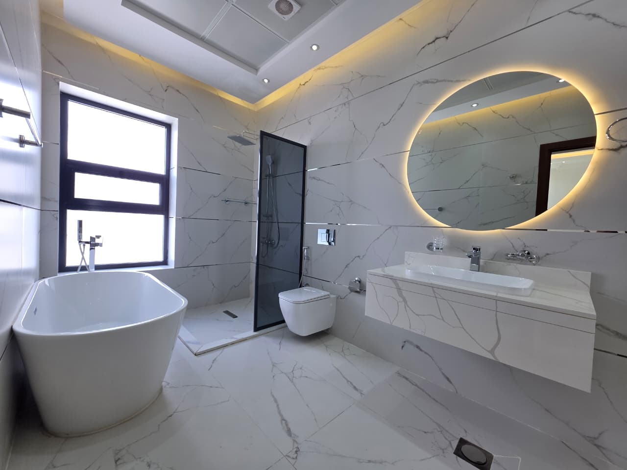 For sale: Excellent villa in Al-Amrah area, including water and electricity. 11
