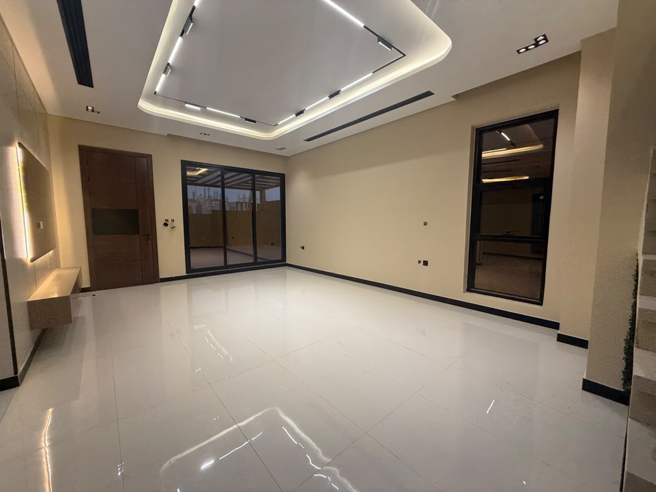 Luxury 3-story villa for sale in Al-Haliou area with central air conditioning 5