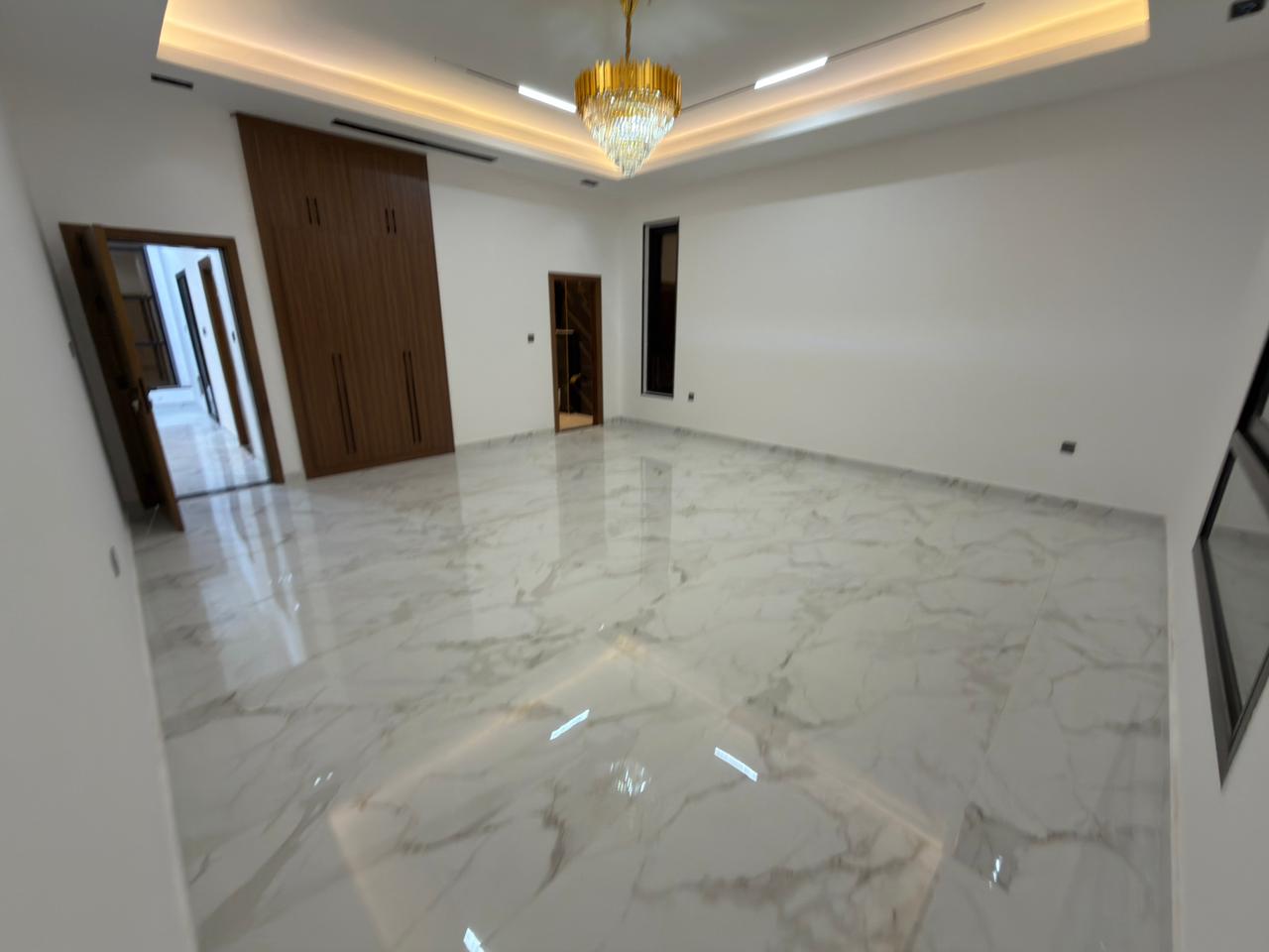 A unique opportunity to buy a villa in Al-Haliou, including registration fees and high-end finishing. 3