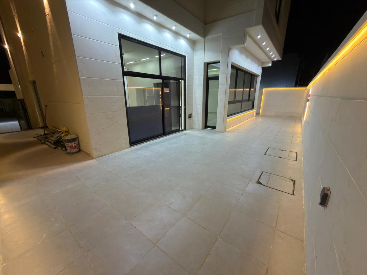 A unique opportunity to buy a villa in Al-Haliou, including registration fees and high-end finishing. 4