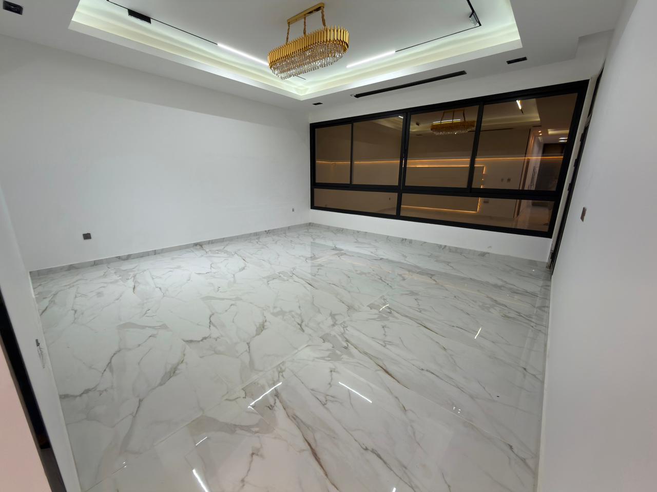 A unique opportunity to buy a villa in Al-Haliou, including registration fees and high-end finishing. 7