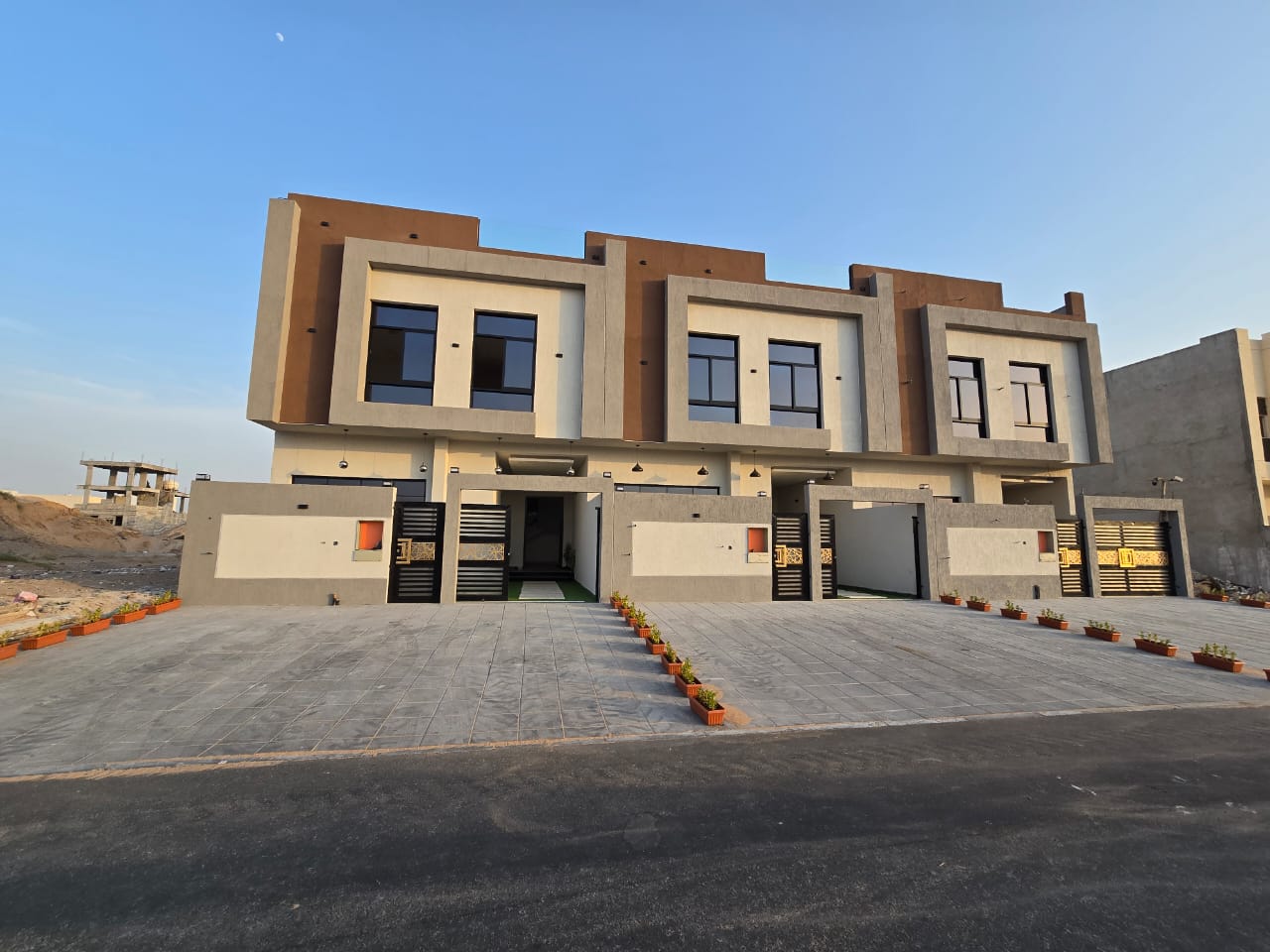 A distinctive townhouse—an exceptional deal—with all fees and air conditioning units included.
