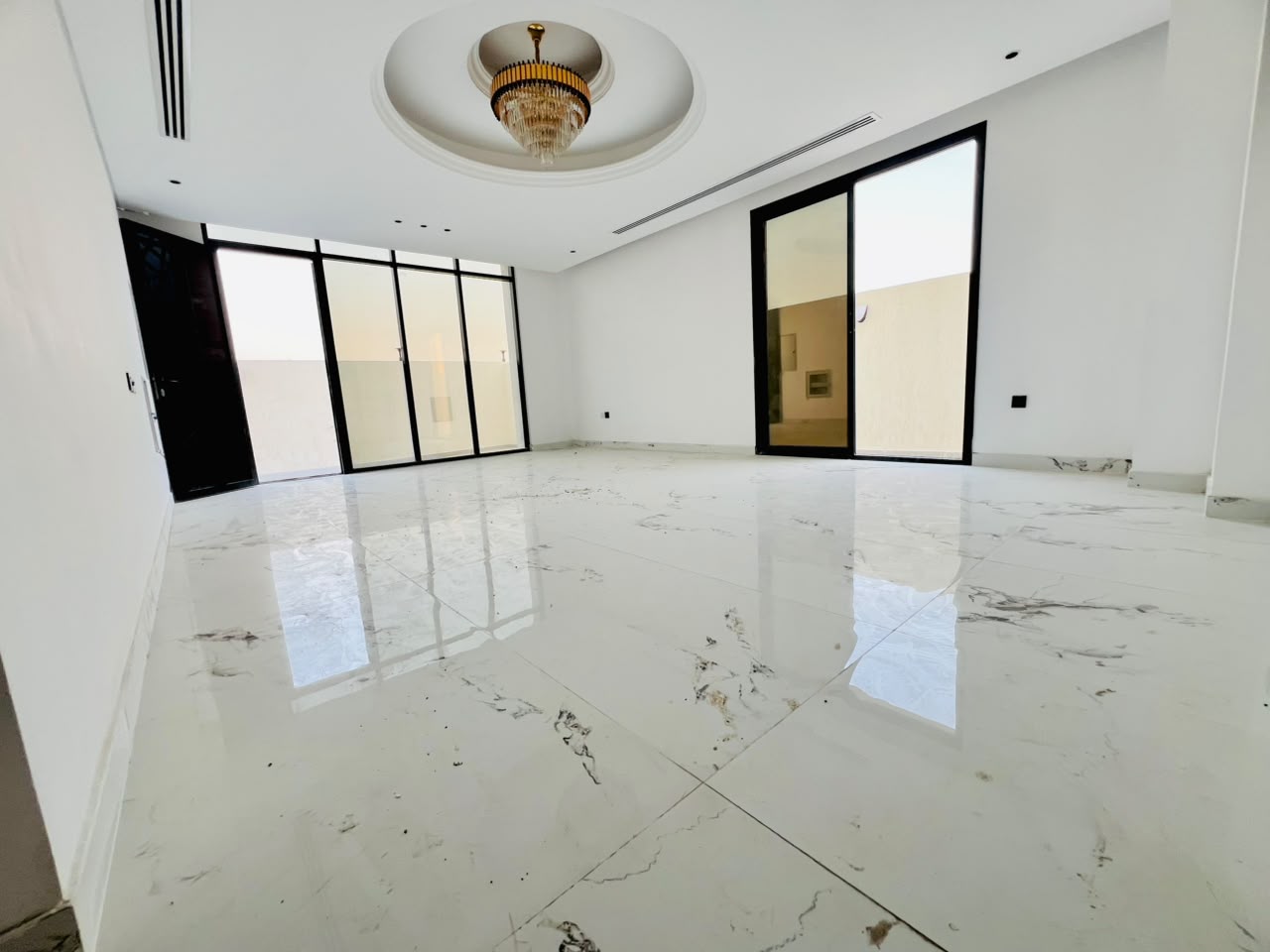 Villa for sale, corner lot, Al-Haliyo area, registration fees included 2