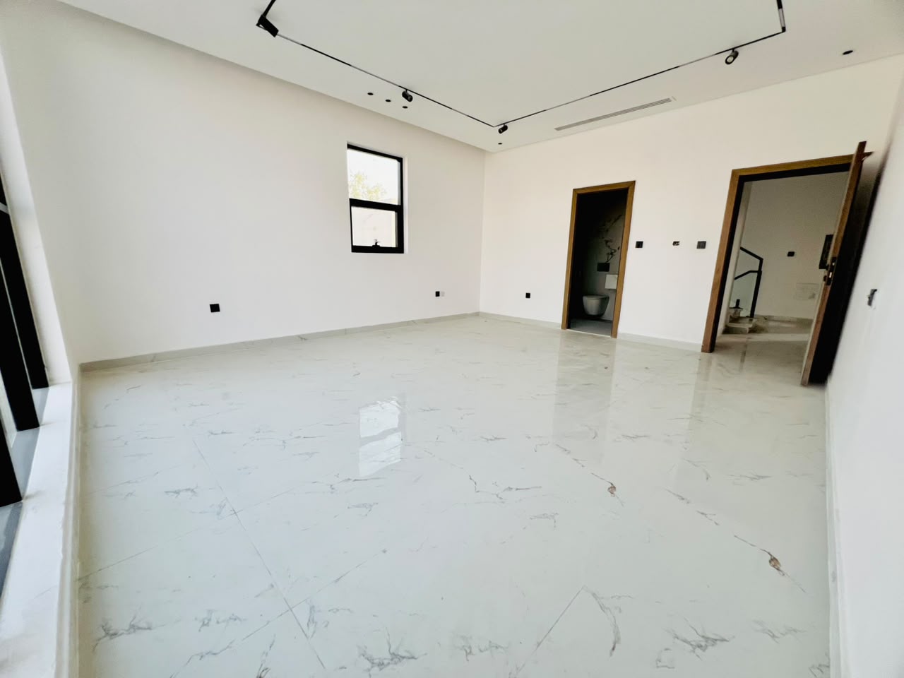 Villa for sale, corner lot, Al-Haliyo area, registration fees included 4