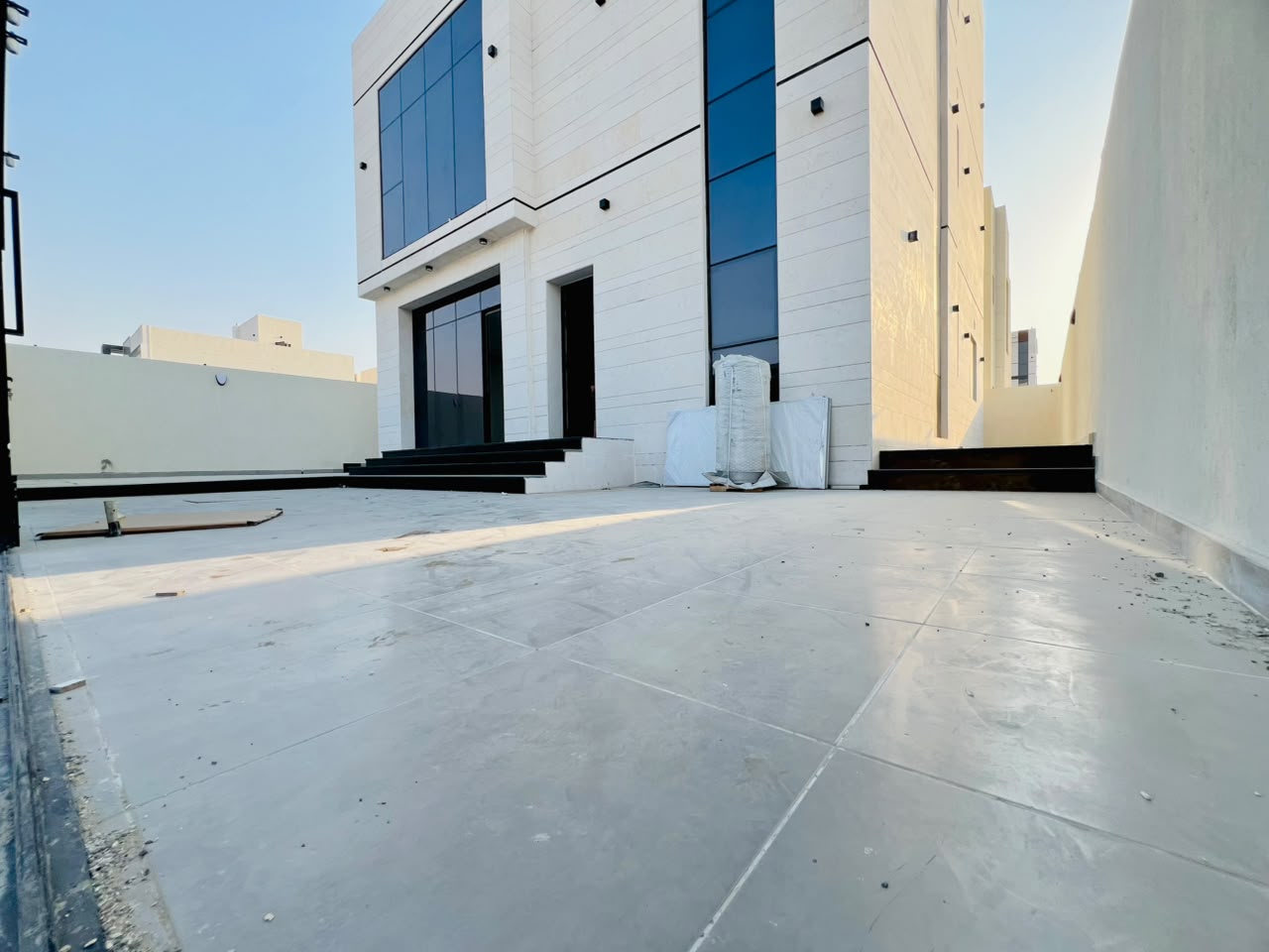 Villa for sale, corner lot, Al-Haliyo area, registration fees included 8
