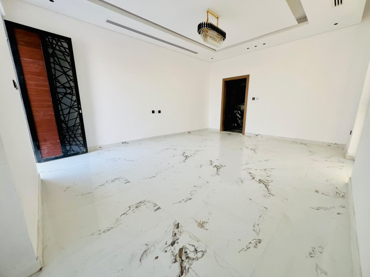Villa for sale, corner lot, Al-Haliyo area, registration fees included 10
